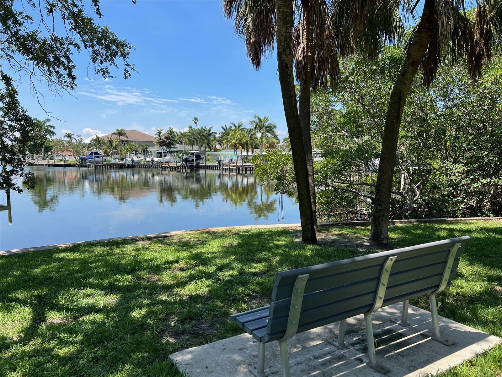 1727 NEW HAMPSHIRE AVE NE, ST PETERSBURG, FL, 33703