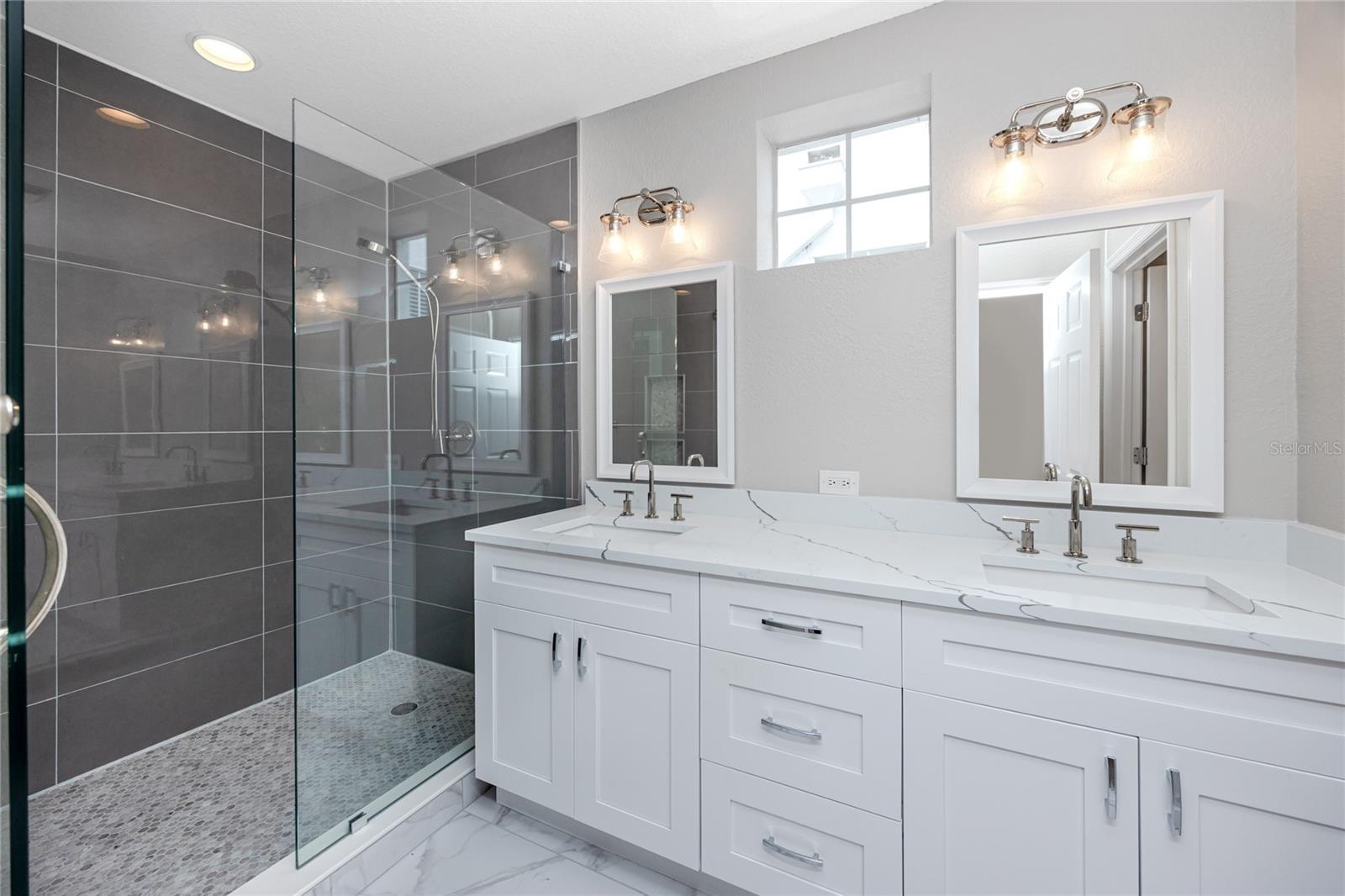 5502 LIBERTY PLAIN CIR, TAMPA, FL, 33611