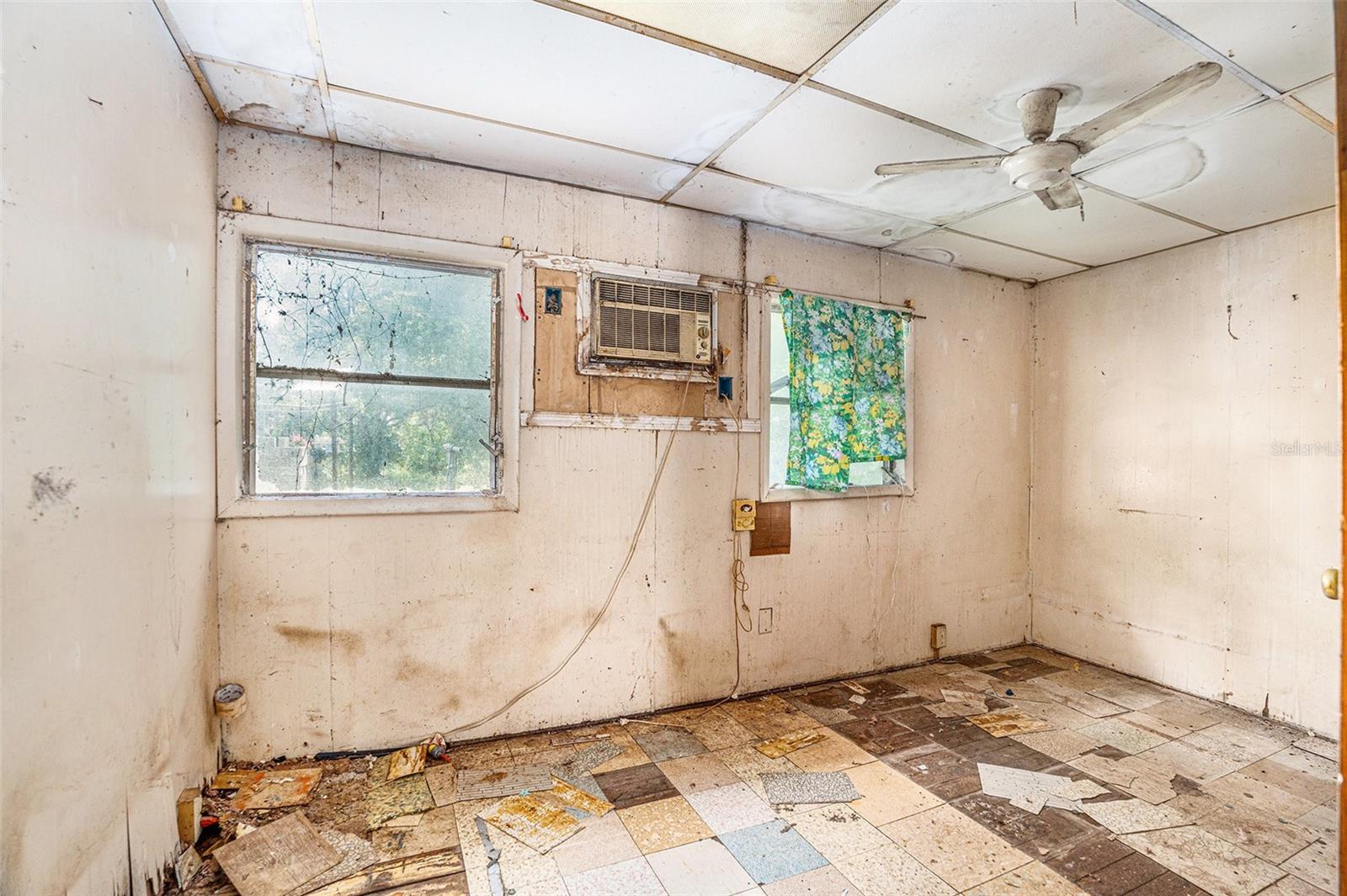 4815 N FALKENBURG RD, TAMPA, FL, 33610