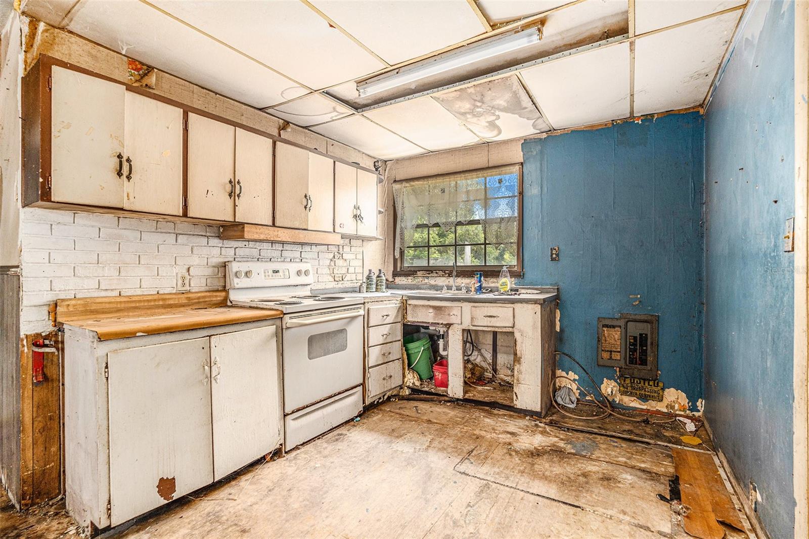 4815 N FALKENBURG RD, TAMPA, FL, 33610