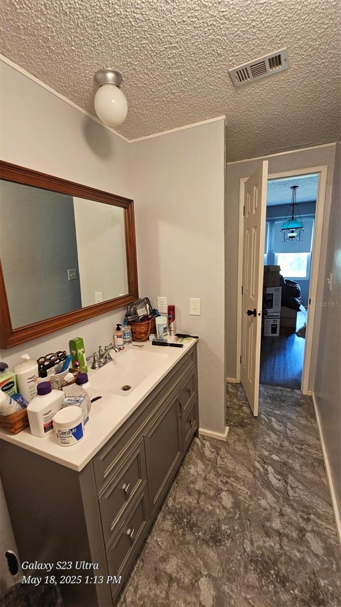 7525 E DEWEY ROBBINS RD, HOWEY IN THE HILLS, FL, 34737