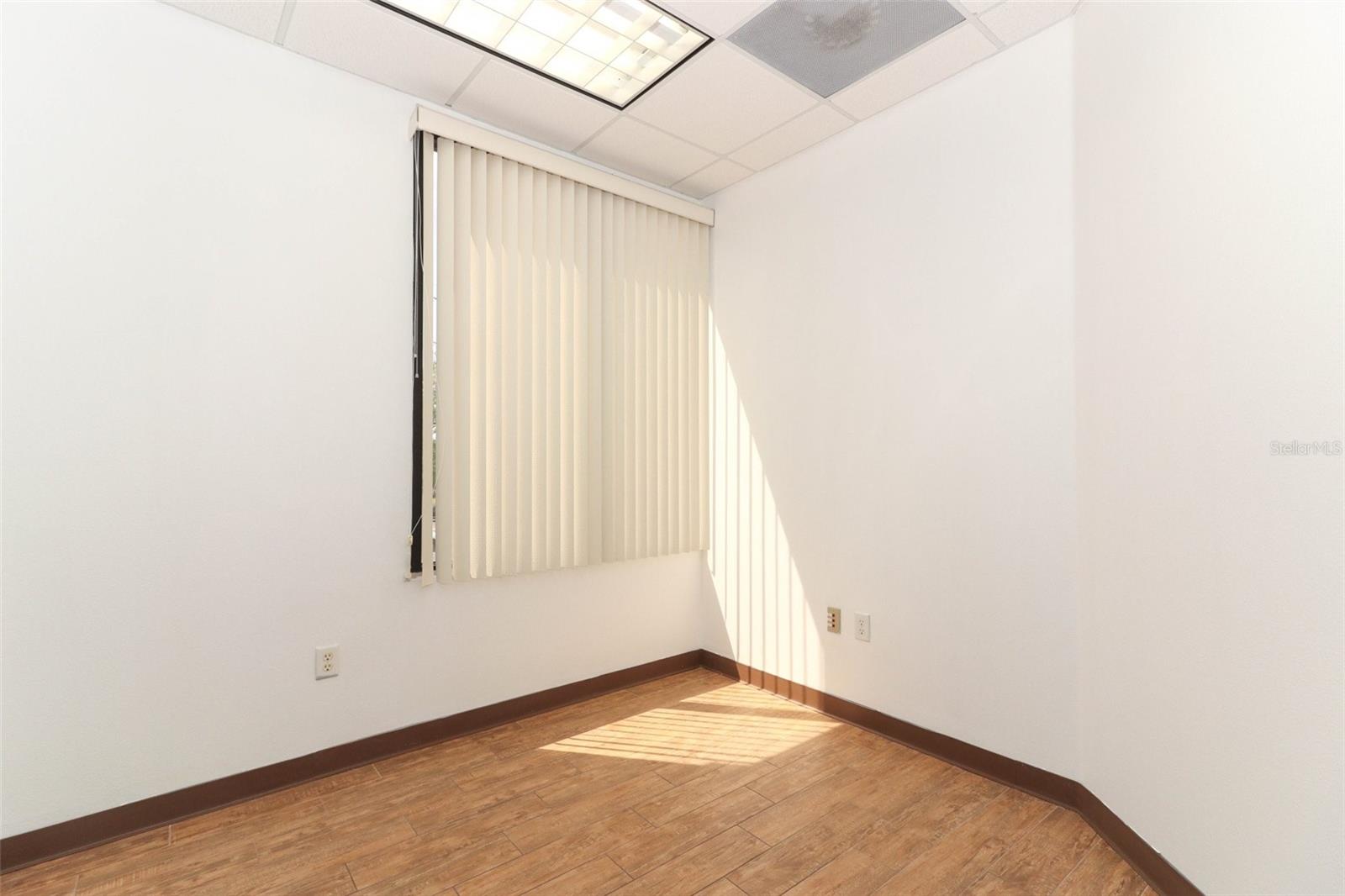 6735 CONROY RD #221 & 222, ORLANDO, FL, 32835