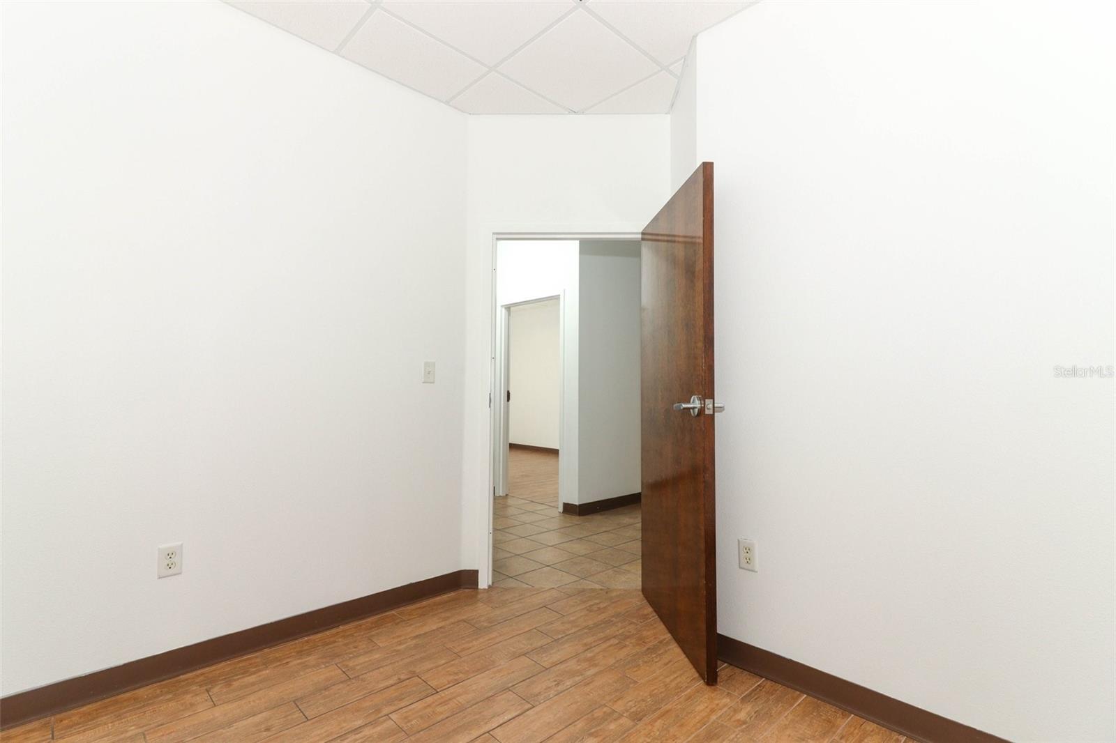 6735 CONROY RD #221 & 222, ORLANDO, FL, 32835