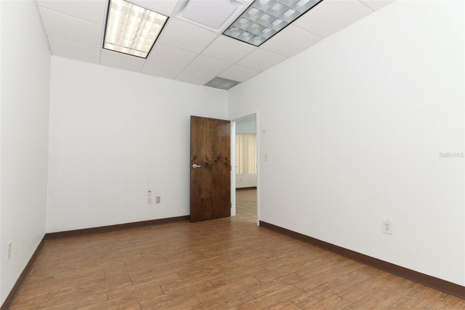 6735 CONROY RD #221 & 222, ORLANDO, FL, 32835