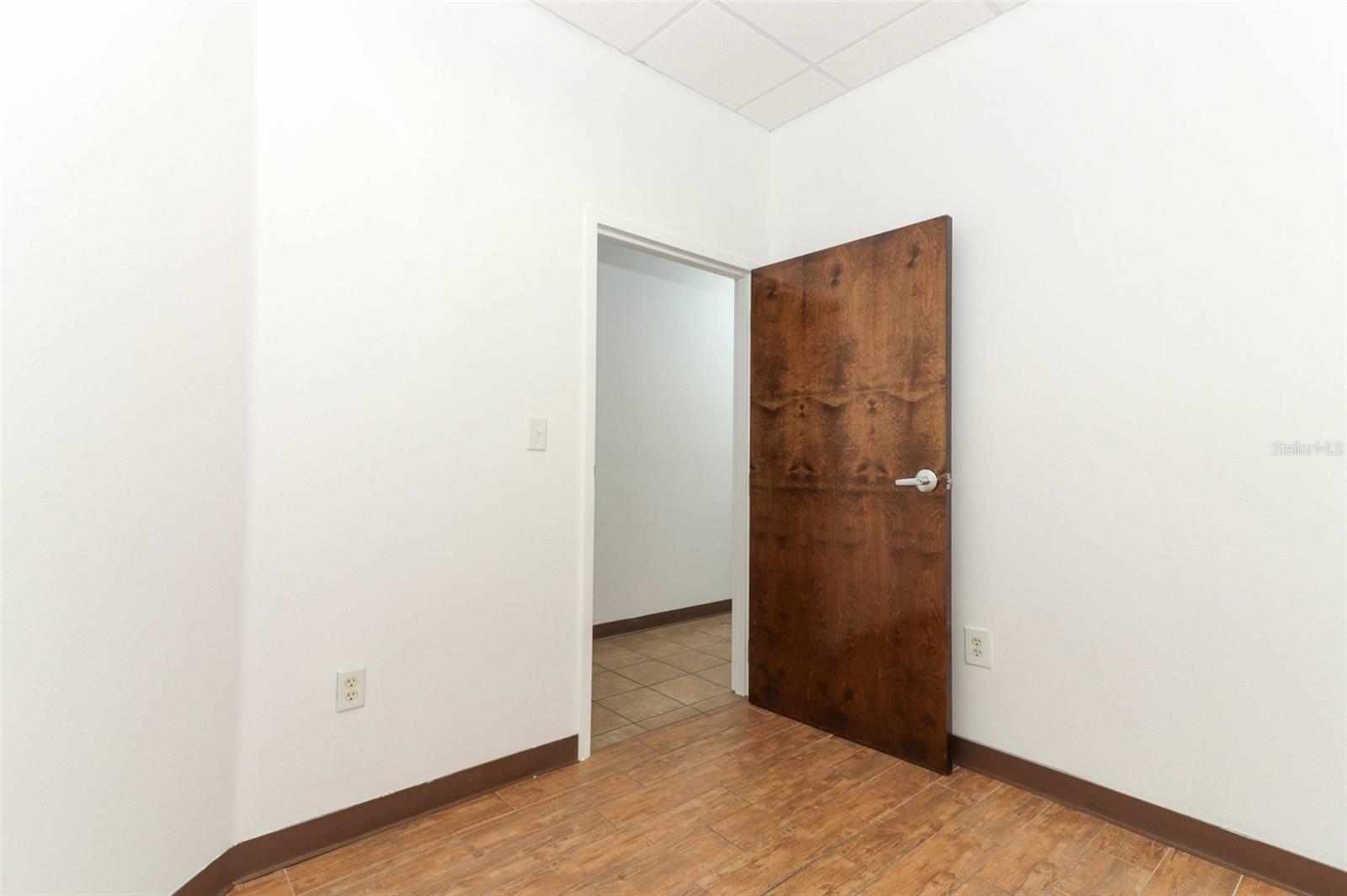 6735 CONROY RD #221 & 222, ORLANDO, FL, 32835