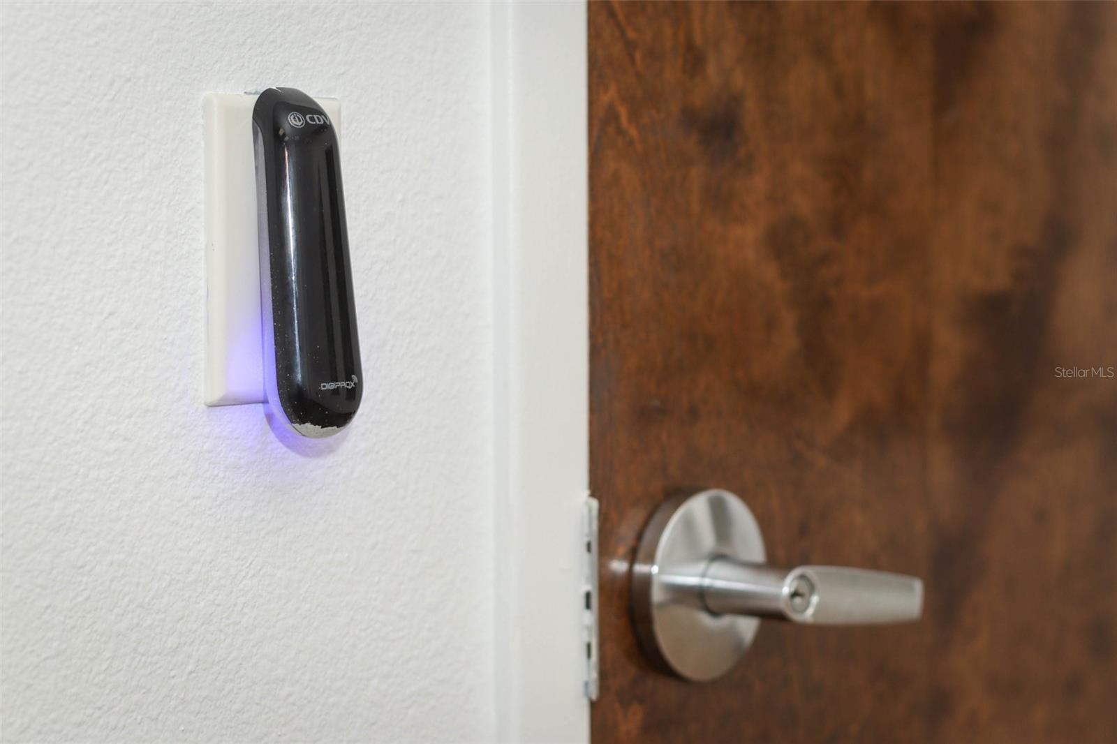 6735 CONROY RD #221 & 222, ORLANDO, FL, 32835