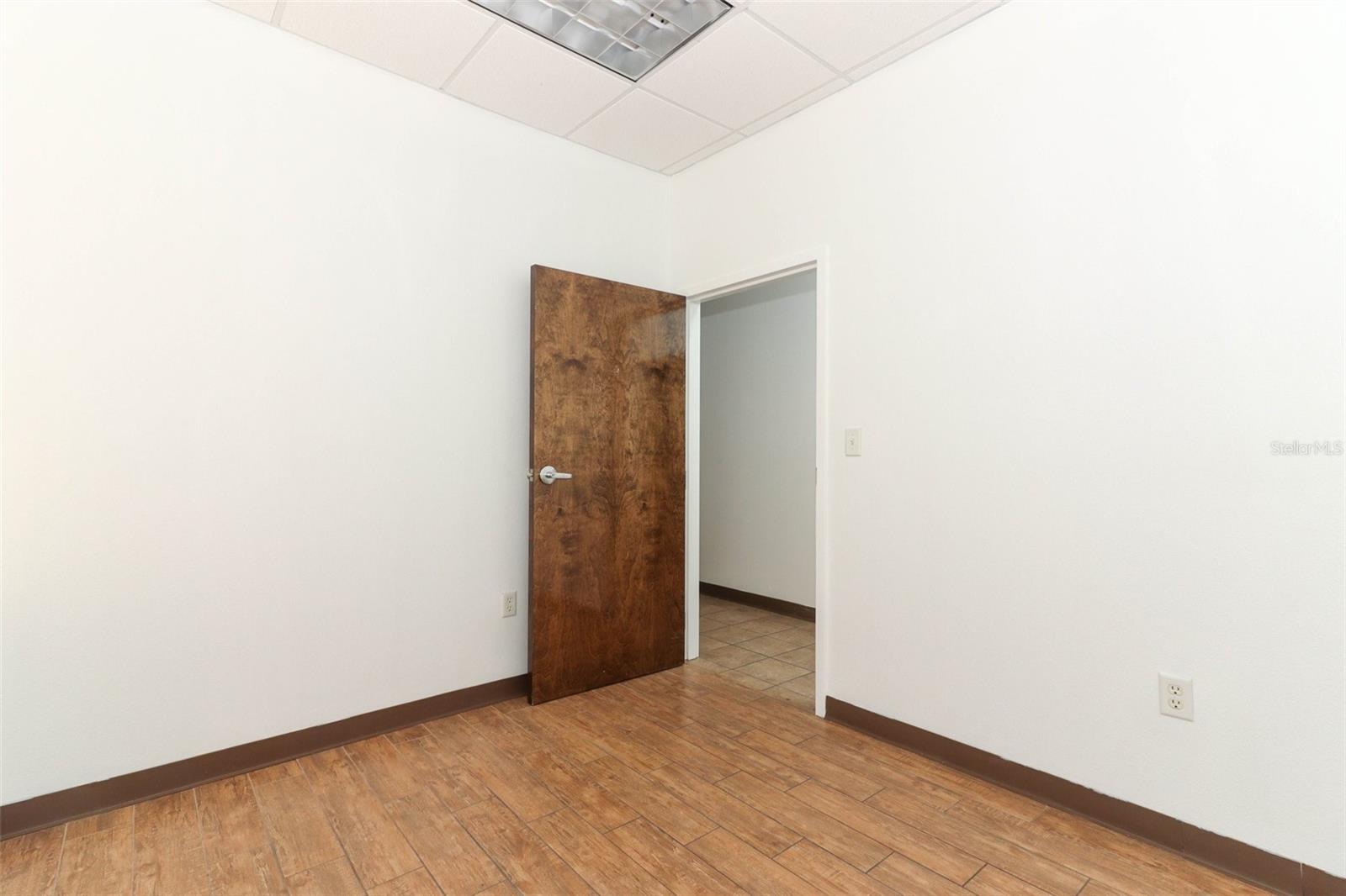 6735 CONROY RD #221 & 222, ORLANDO, FL, 32835