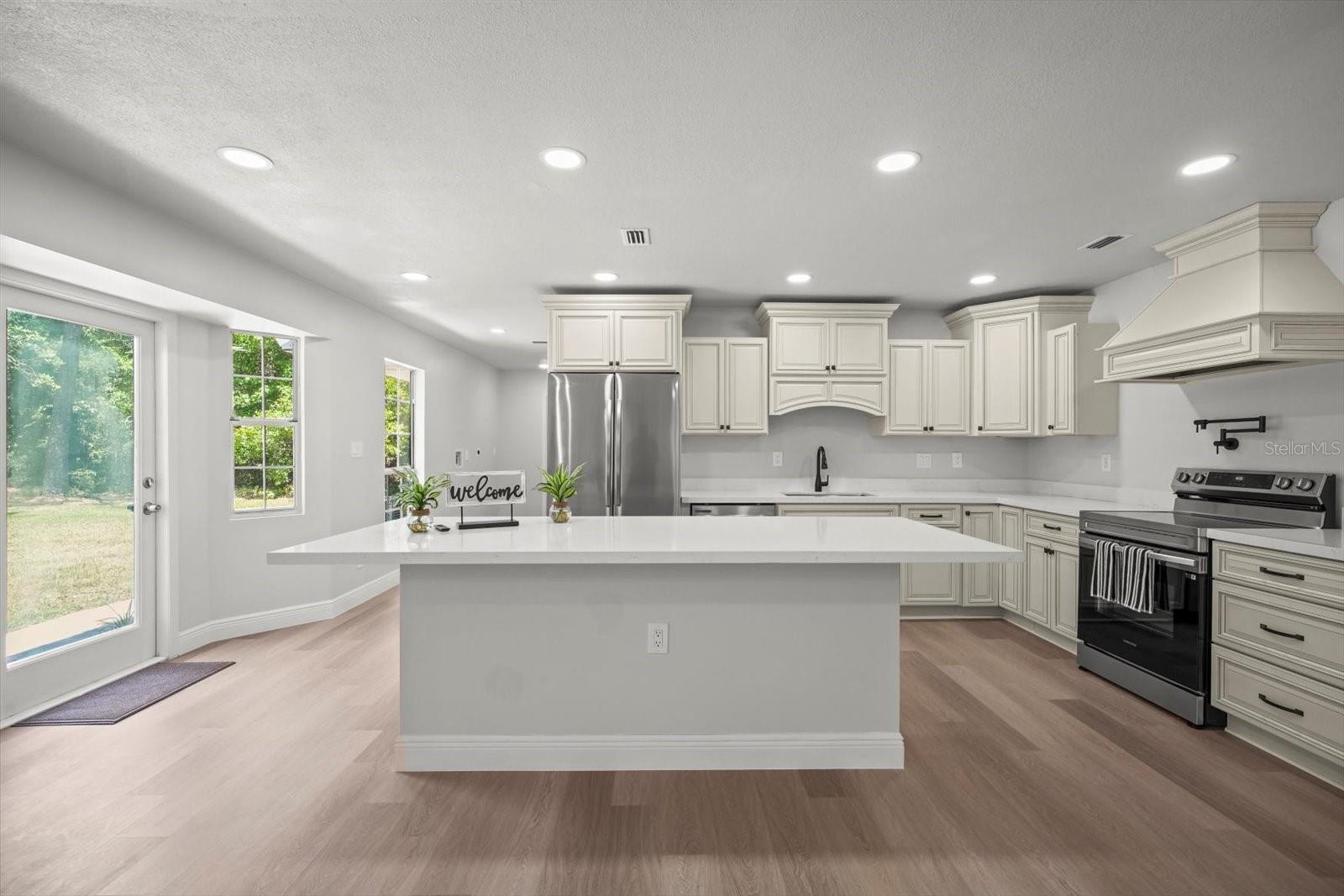 100 REDBUD WOODS TRL, PALATKA, FL, 32177