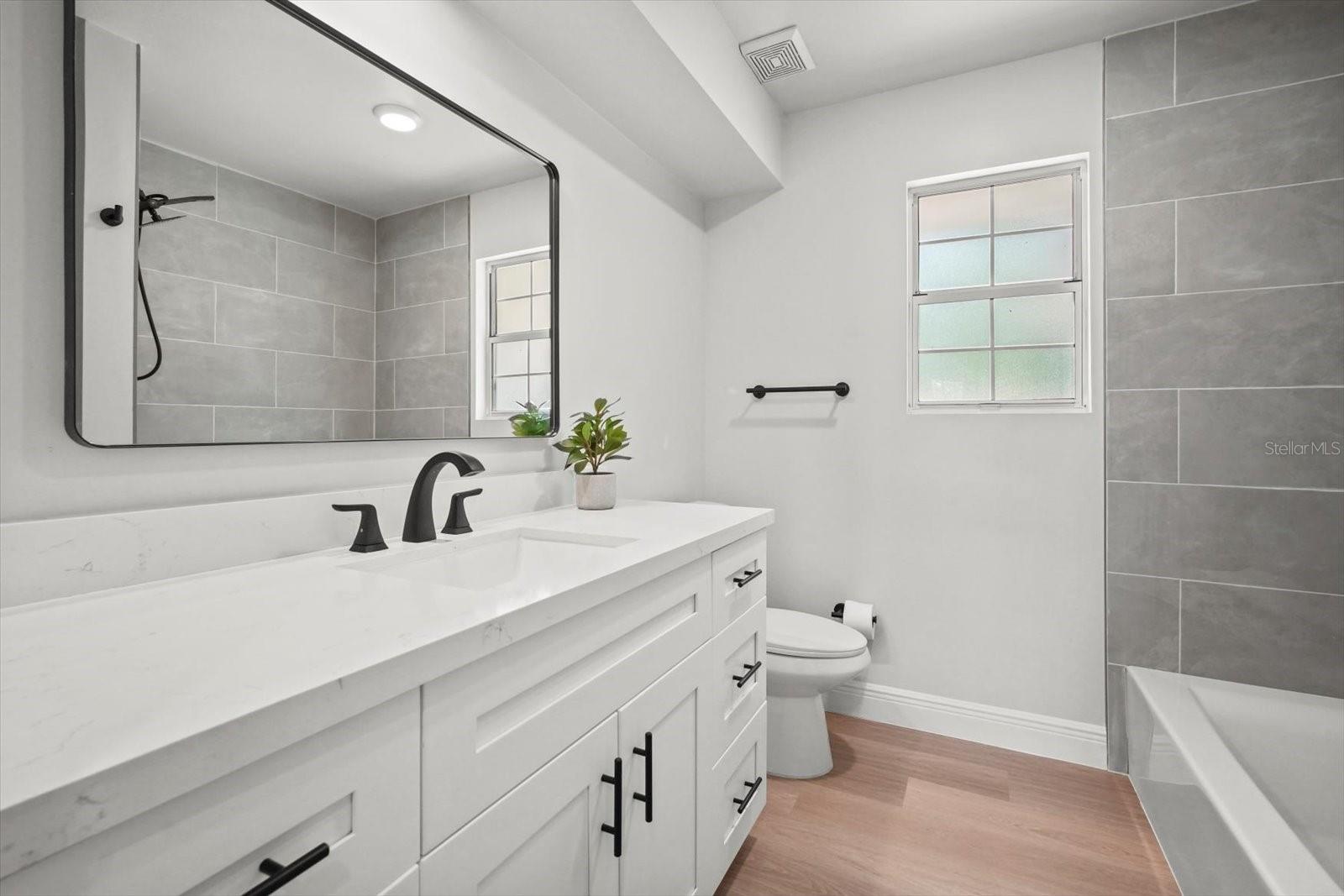 100 REDBUD WOODS TRL, PALATKA, FL, 32177