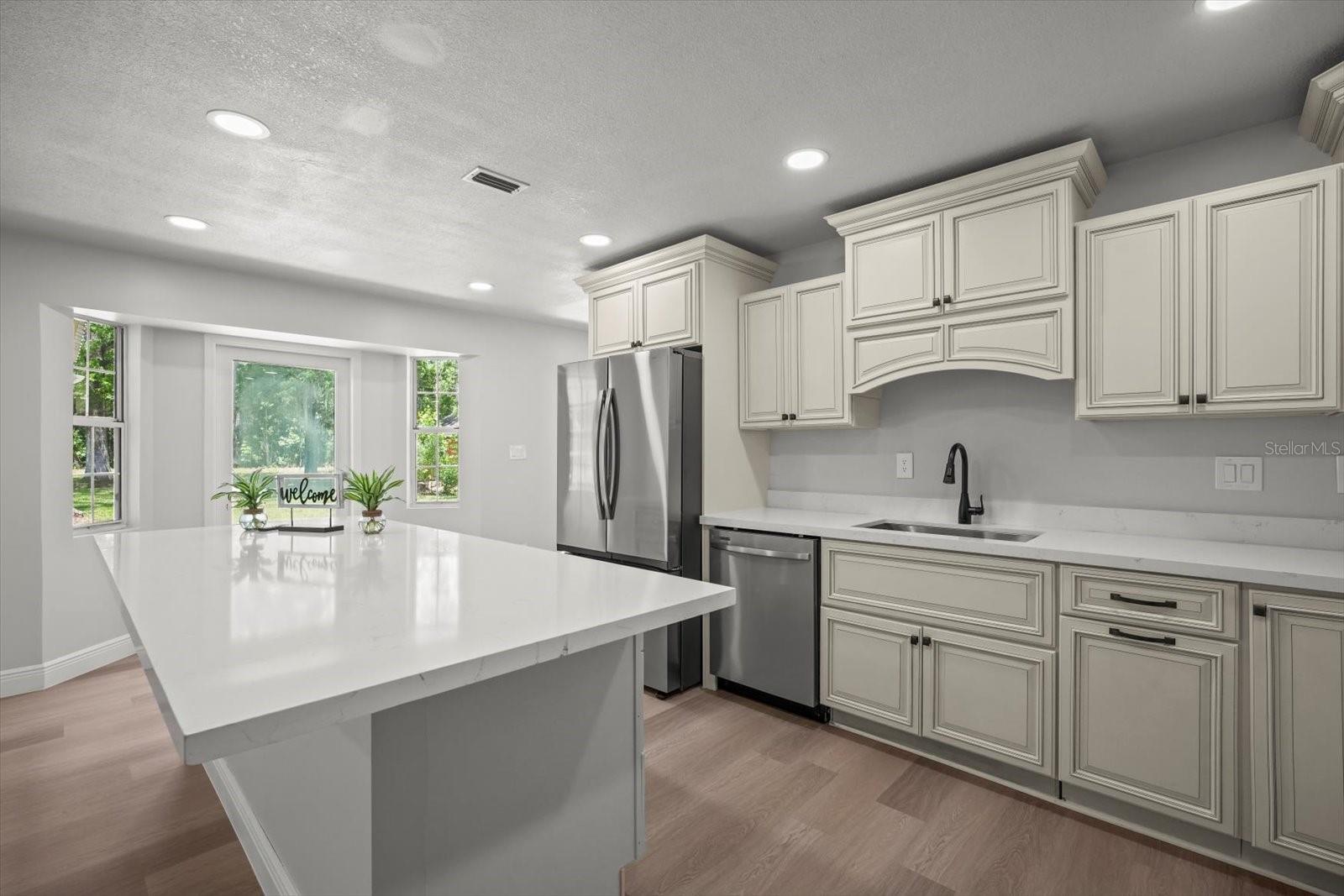 100 REDBUD WOODS TRL, PALATKA, FL, 32177