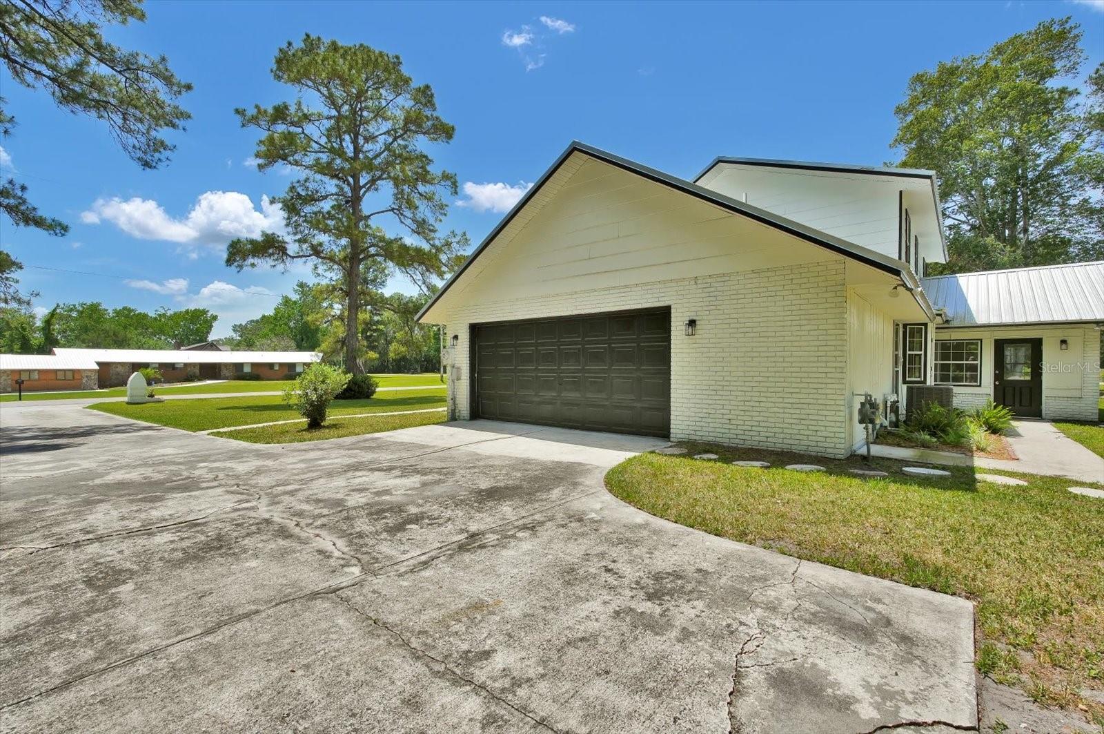 100 REDBUD WOODS TRL, PALATKA, FL, 32177