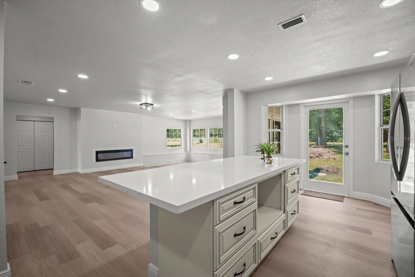 100 REDBUD WOODS TRL, PALATKA, FL, 32177