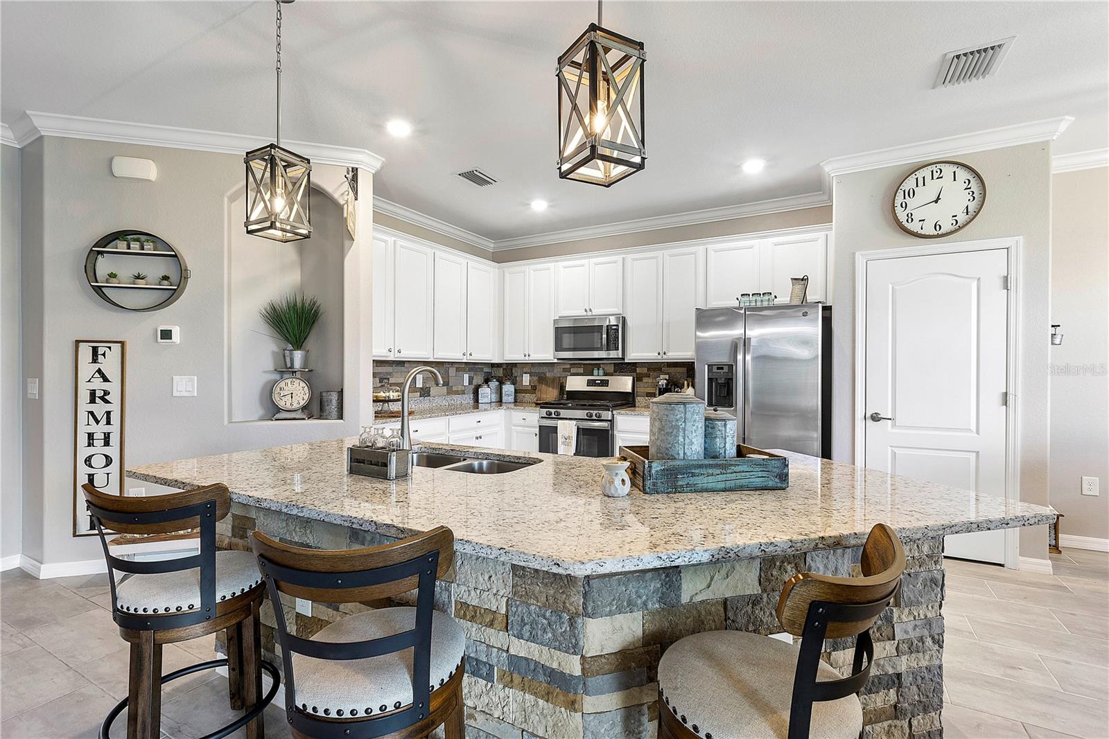 17556 WINDING WOOD LN, PUNTA GORDA, FL, 33982