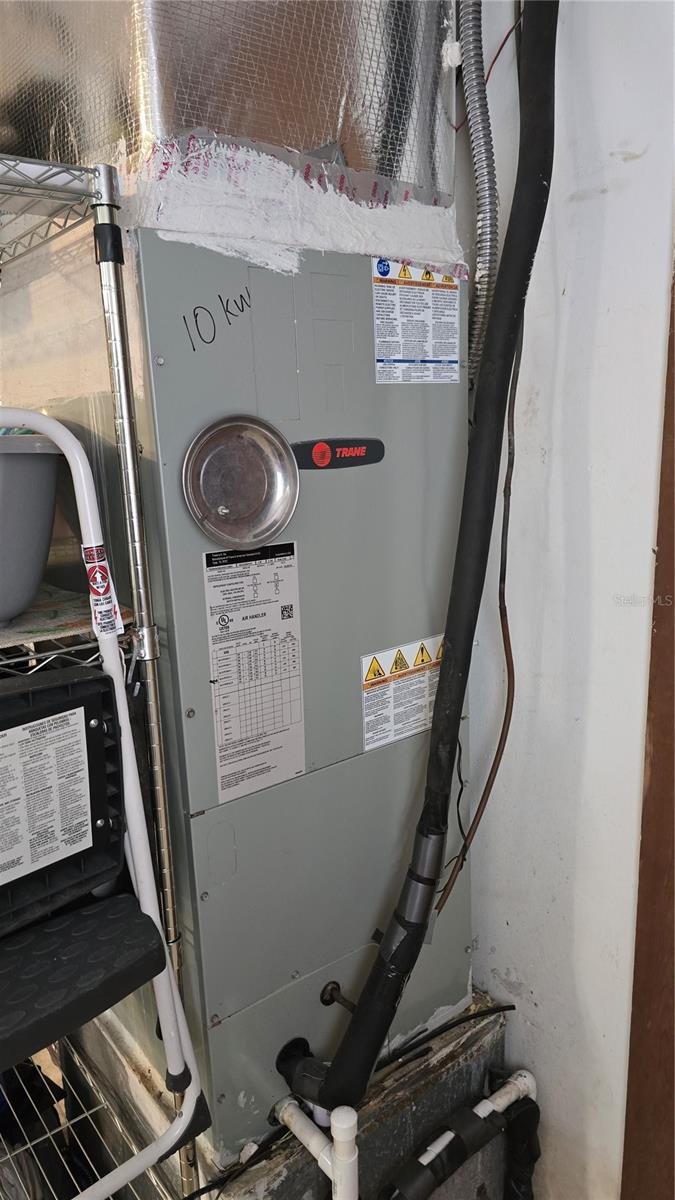 2035 ERIN DR, HOLIDAY, FL, 34690