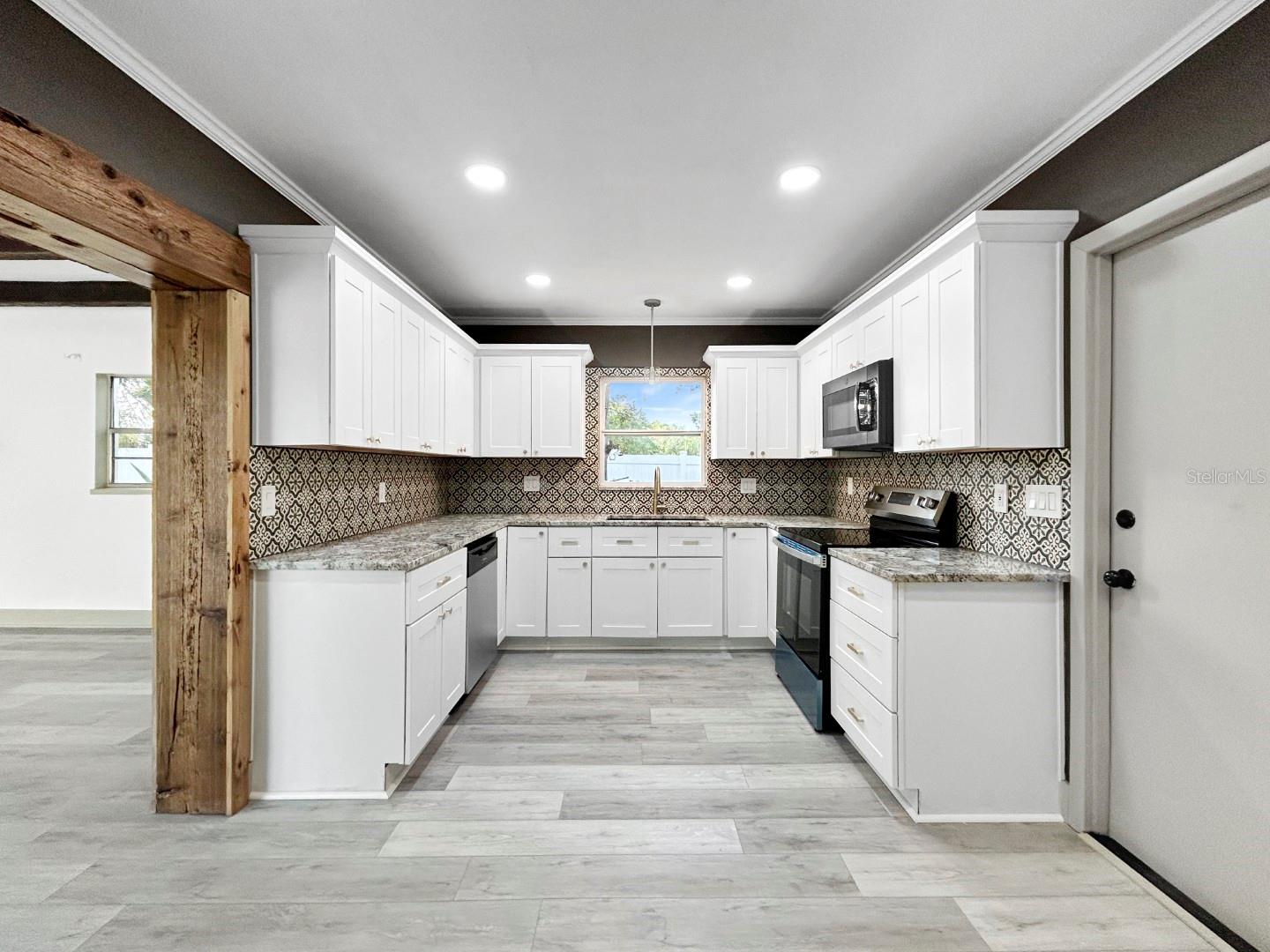 7490 LOCUST ST NE, ST PETERSBURG, FL, 33702