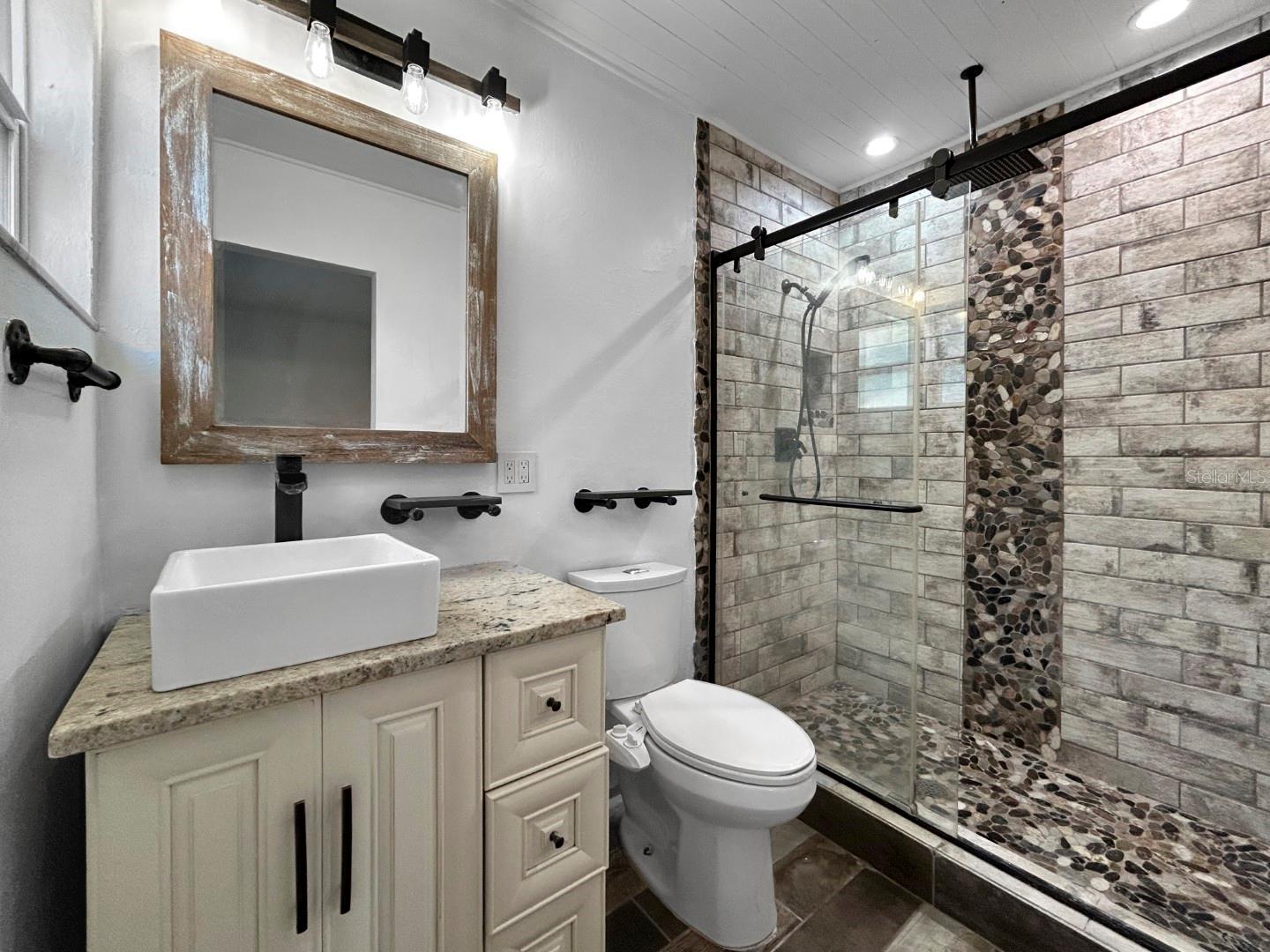 7490 LOCUST ST NE, ST PETERSBURG, FL, 33702