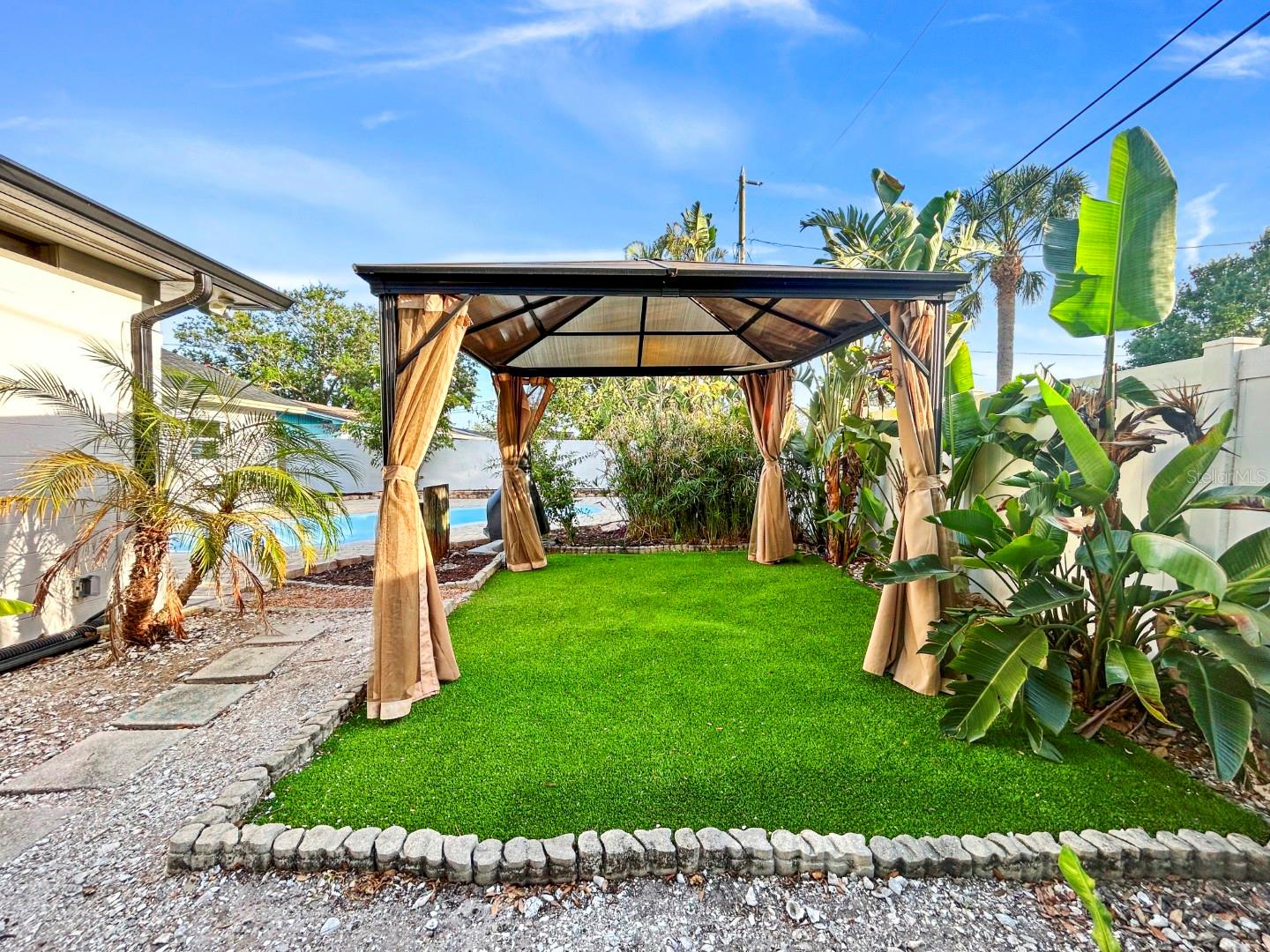 7490 LOCUST ST NE, ST PETERSBURG, FL, 33702