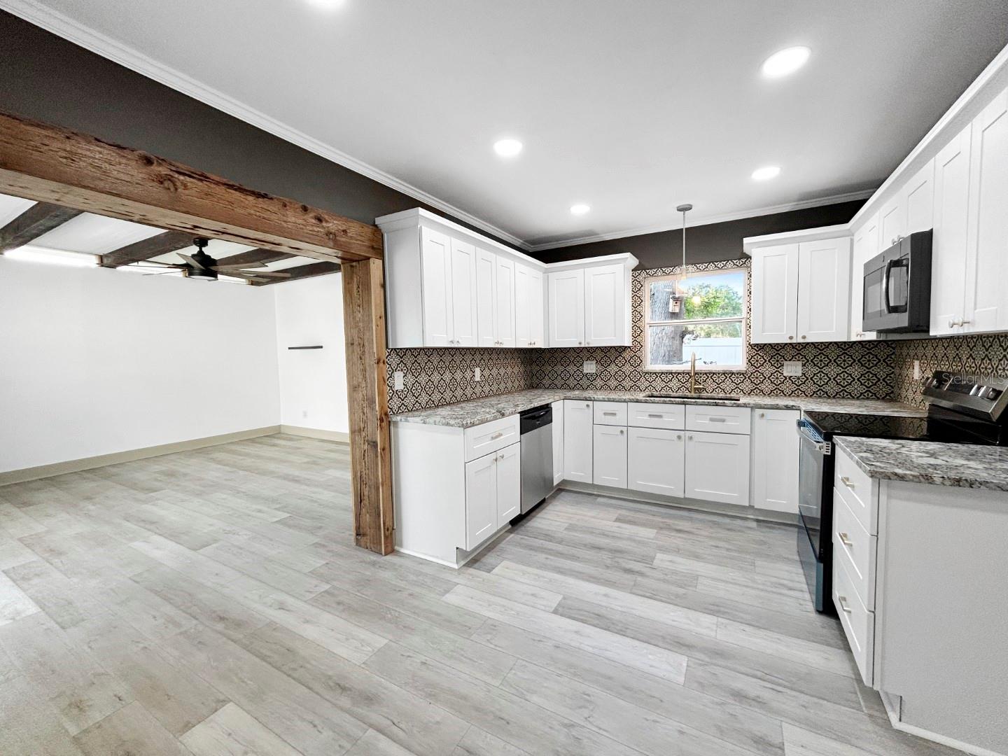 7490 LOCUST ST NE, ST PETERSBURG, FL, 33702