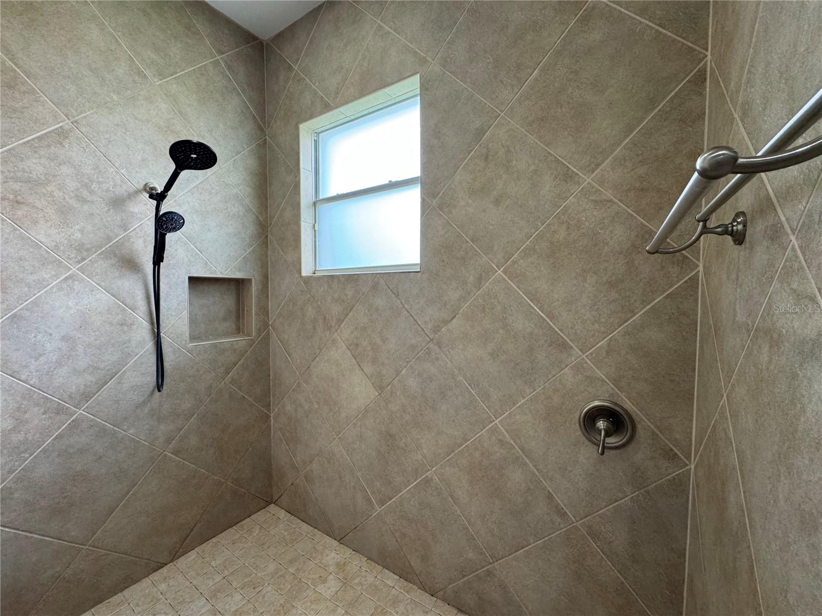 142 HARRINGTON CT, DAVENPORT, FL, 33837