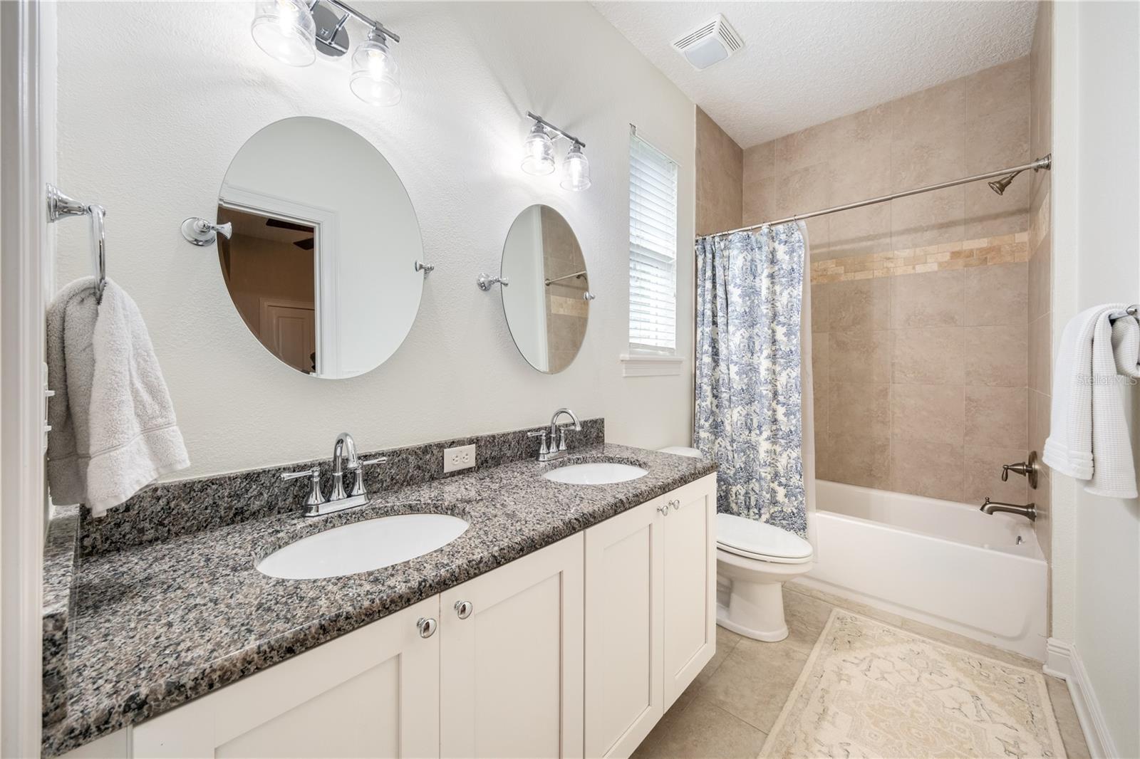 101 W OAKLAND AVE, OAKLAND, FL, 34760