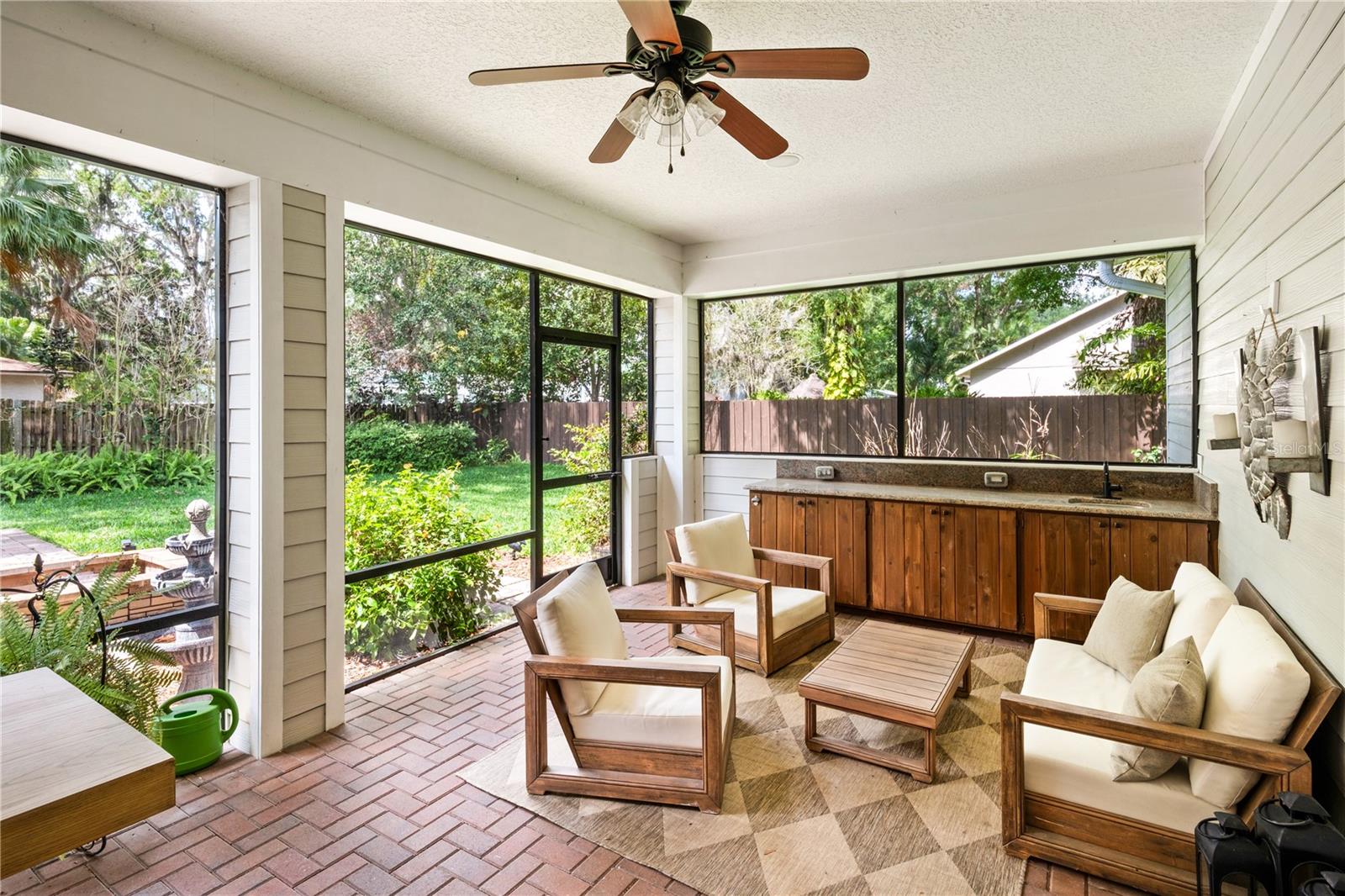 101 W OAKLAND AVE, OAKLAND, FL, 34760