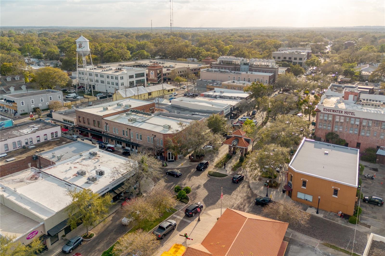 101 W OAKLAND AVE, OAKLAND, FL, 34760