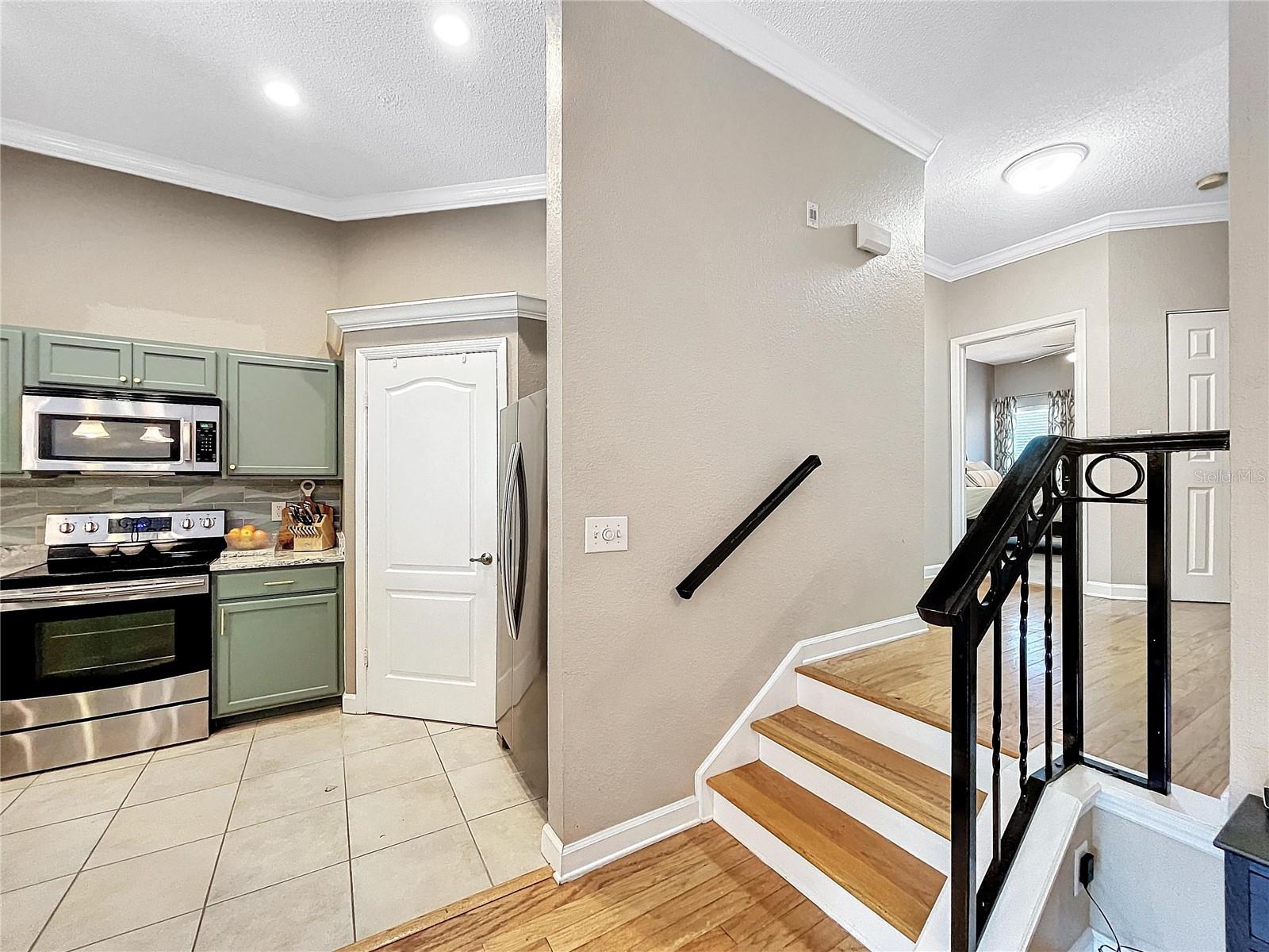 704 SEAGATE DR, TAMPA, FL, 33602