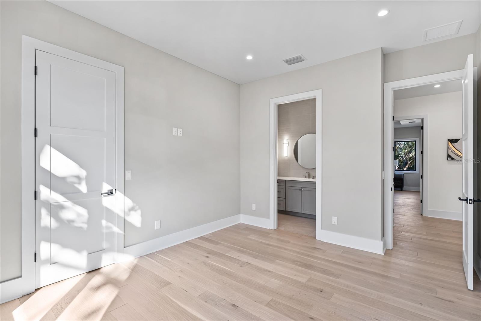 2106 S CORTEZ AVE, TAMPA, FL, 33629