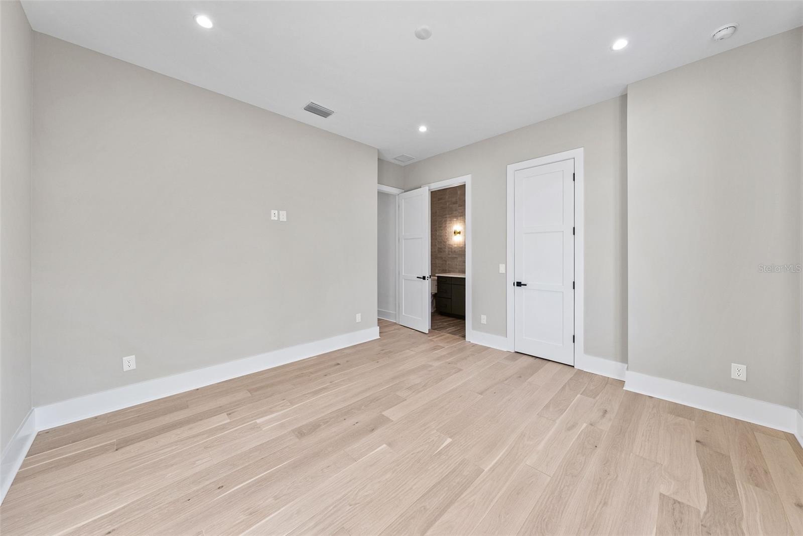 2106 S CORTEZ AVE, TAMPA, FL, 33629