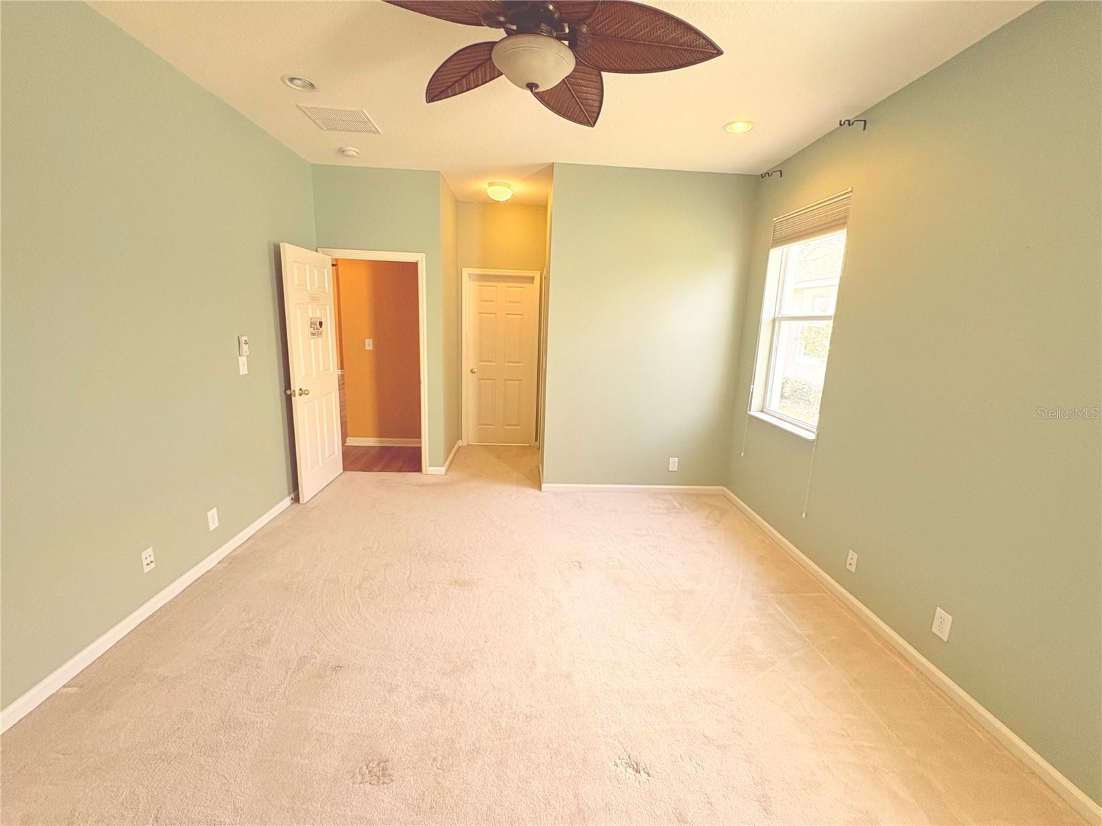 402 RAVENSHILL WAY, DELAND, FL, 32724