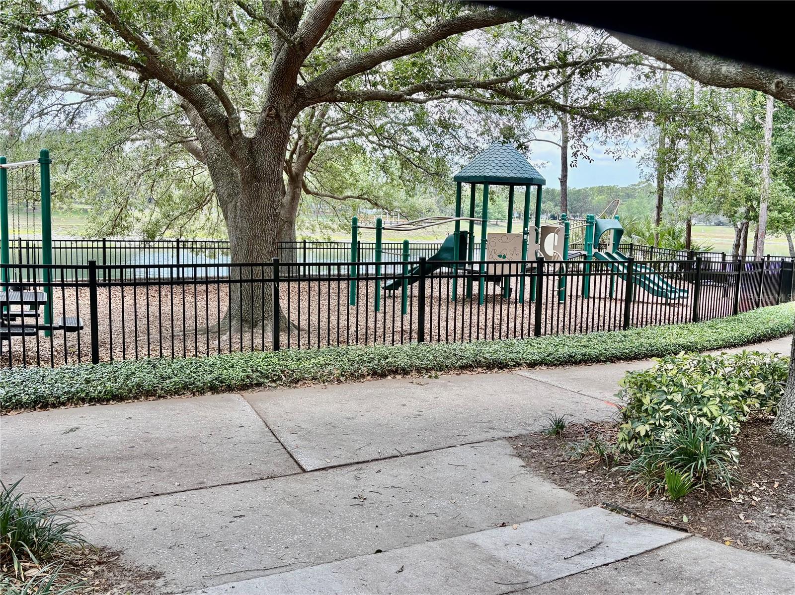 402 RAVENSHILL WAY, DELAND, FL, 32724