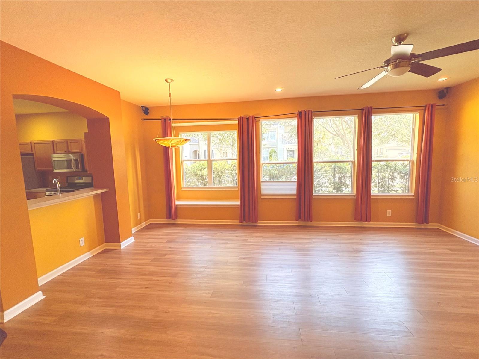 402 RAVENSHILL WAY, DELAND, FL, 32724