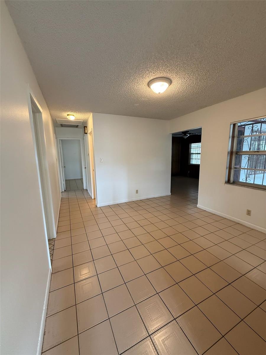 7401 N ALBANY AVE, TAMPA, FL, 33604