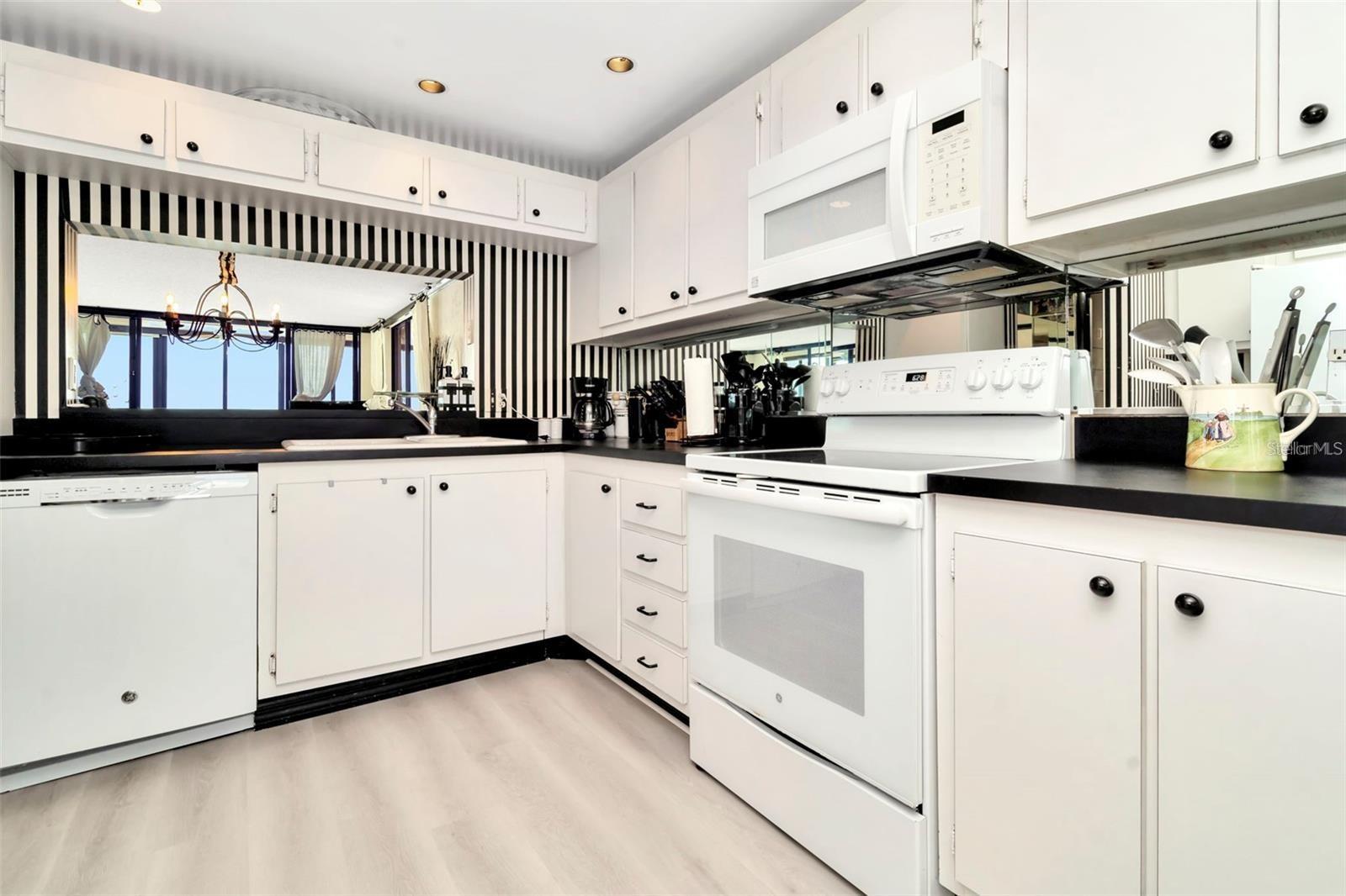 15462 GULF BLVD #508, MADEIRA BEACH, FL, 33708