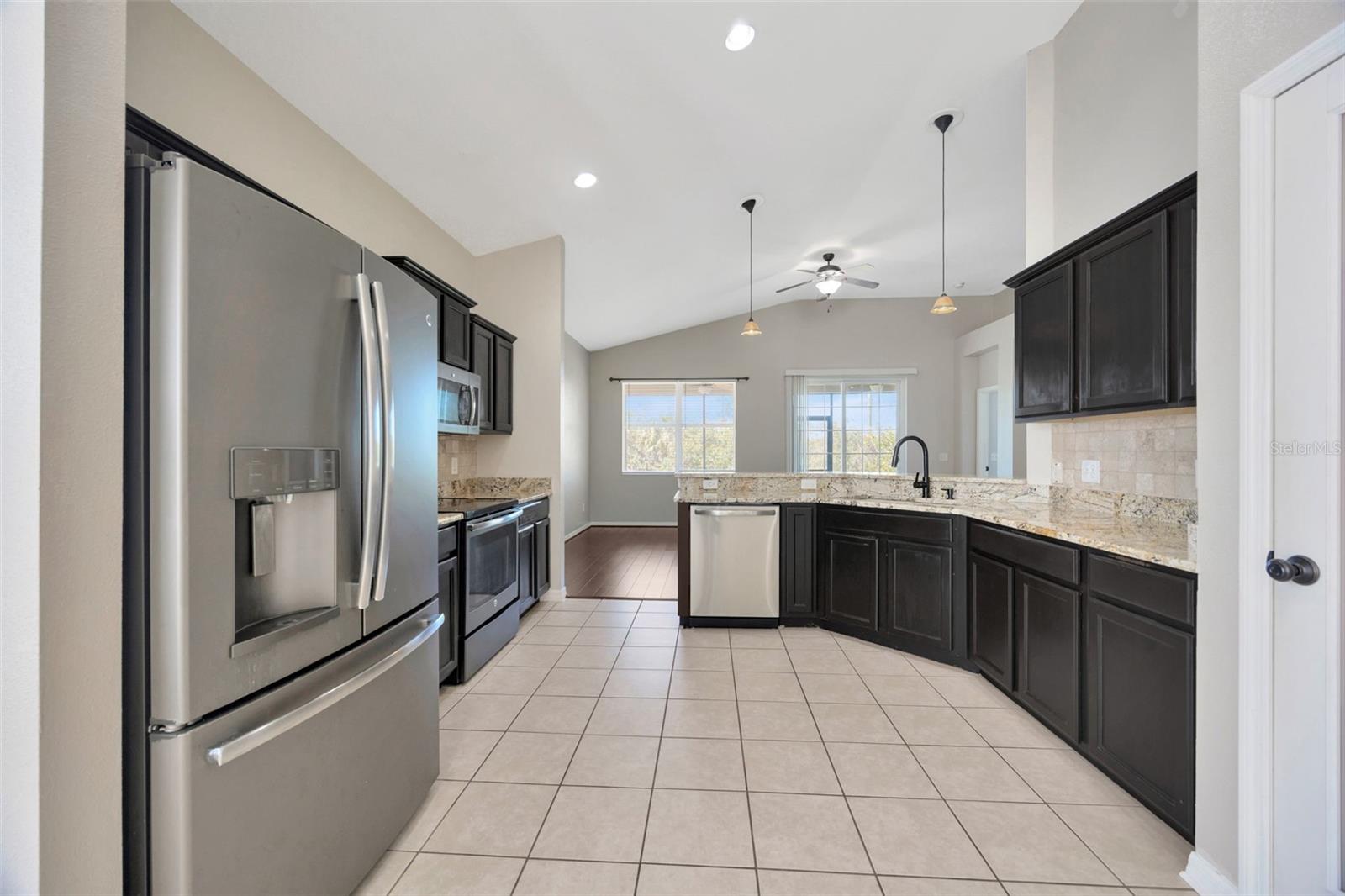 8714 SANDY PLAINS DR, RIVERVIEW, FL, 33578