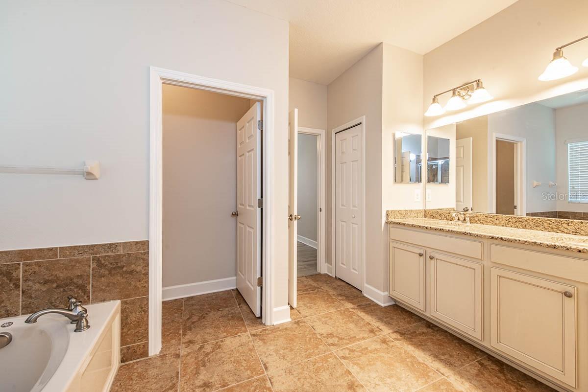 16226 BAYBERRY VIEW DR, LITHIA, FL, 33547