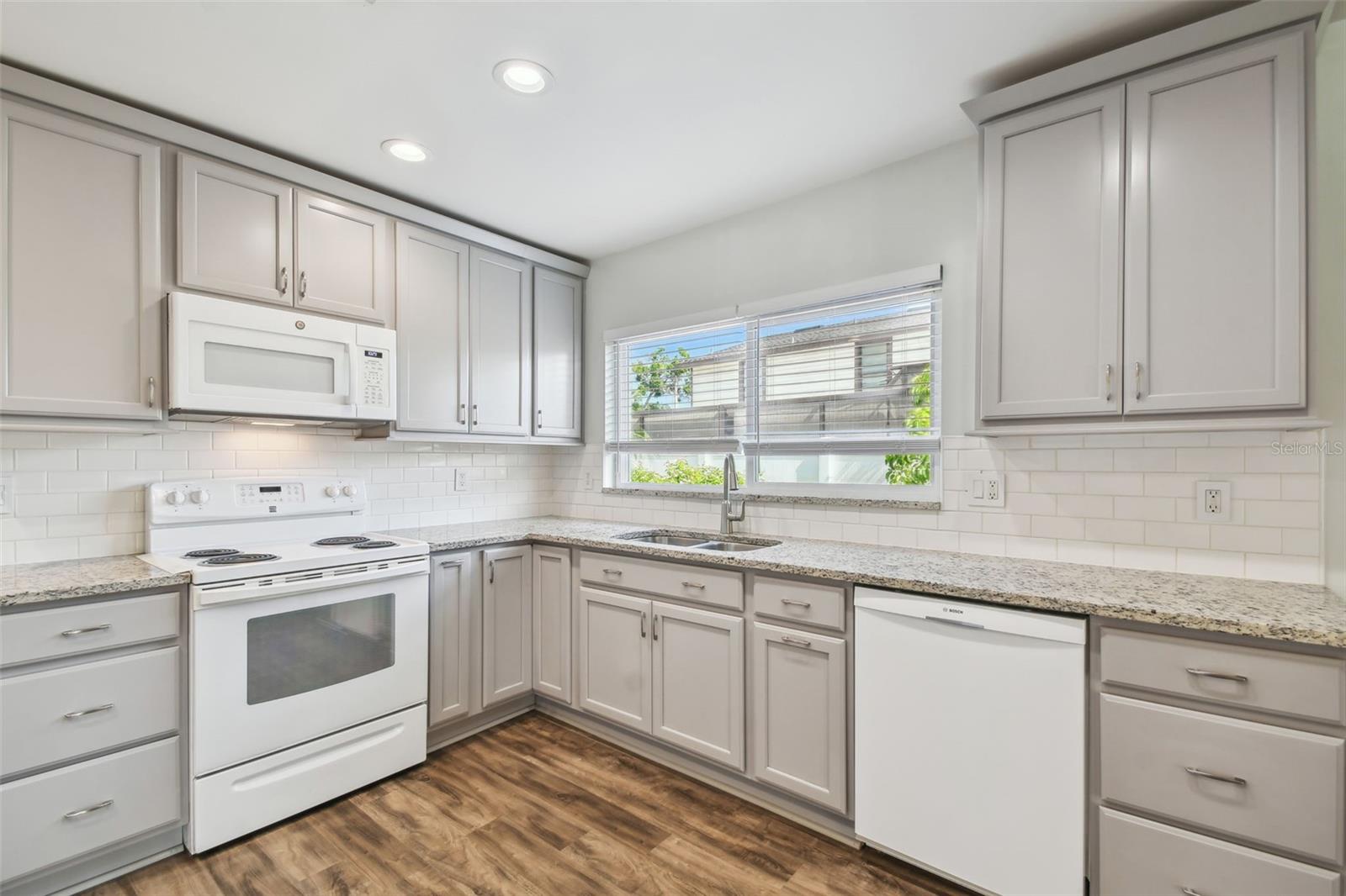 7405 CLEARVIEW DR, TAMPA, FL, 33634