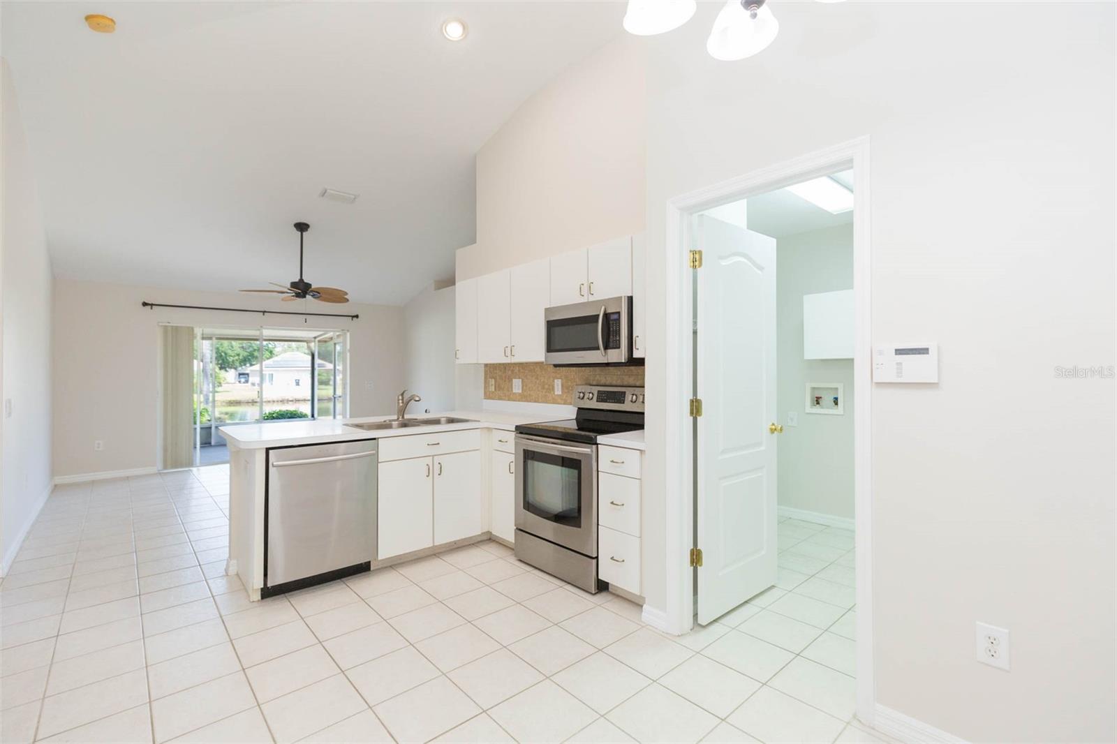 13023 WATERBOURNE DR, GIBSONTON, FL, 33534