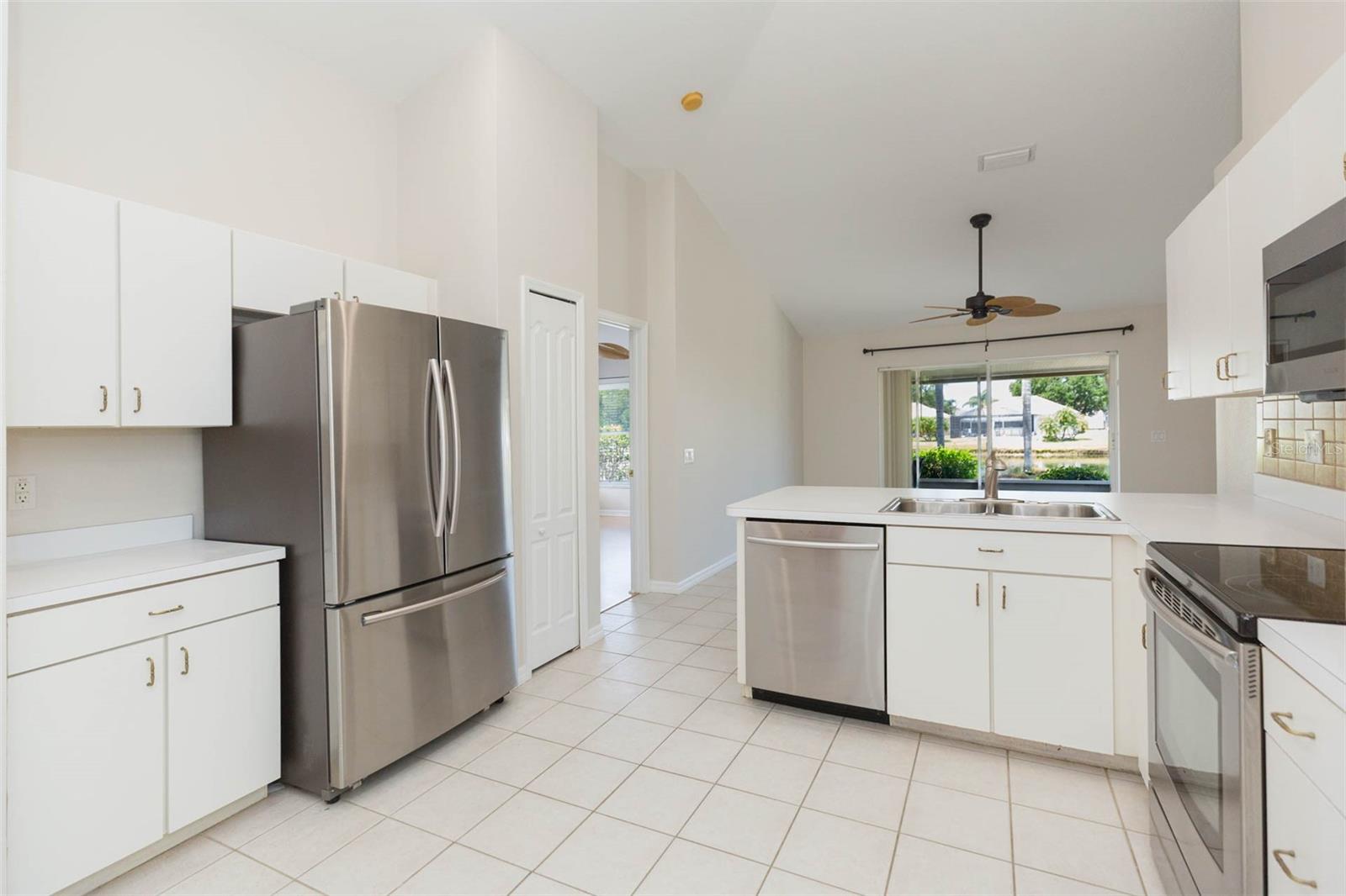 13023 WATERBOURNE DR, GIBSONTON, FL, 33534