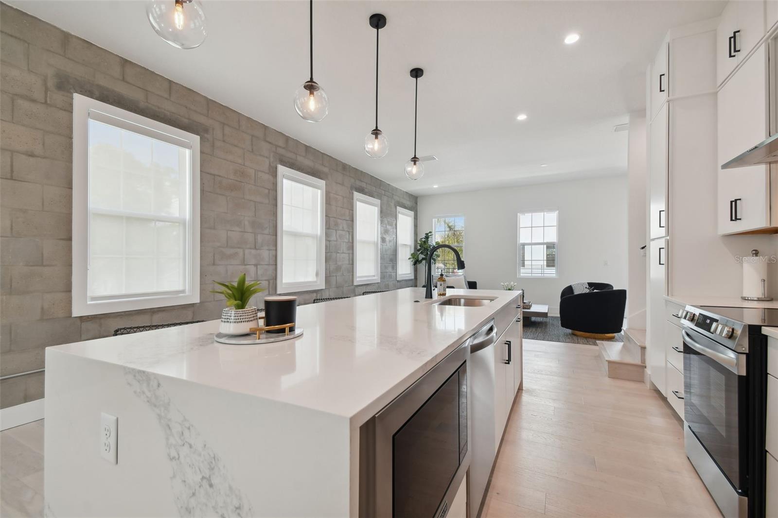 2758 5TH AVE S, ST PETERSBURG, FL, 33712