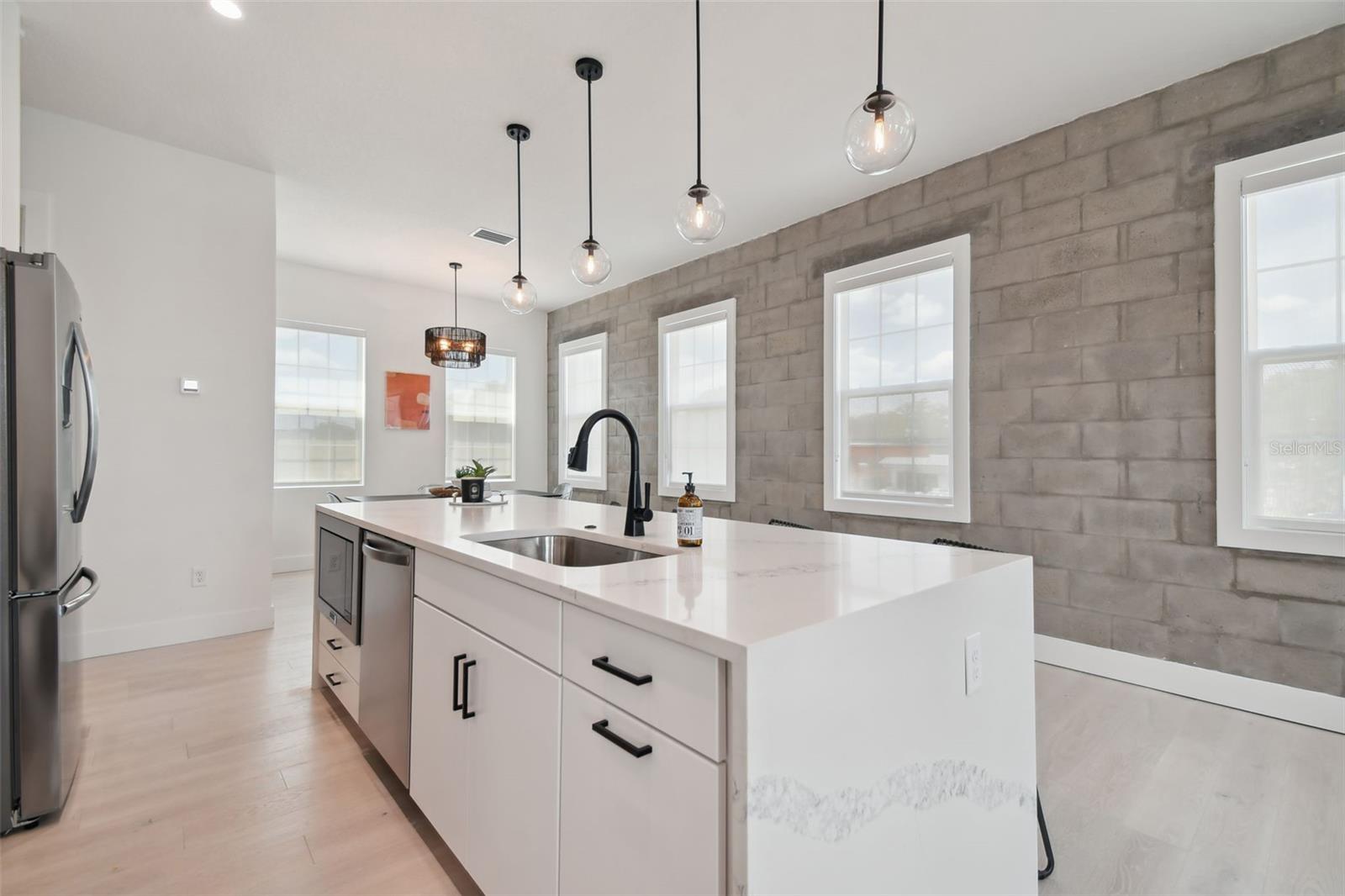 2758 5TH AVE S, ST PETERSBURG, FL, 33712