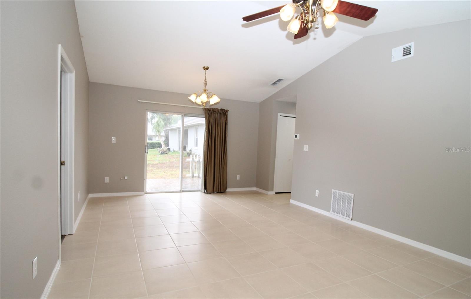 200 SEMINOLE AVE #A, MINNEOLA, FL, 34715