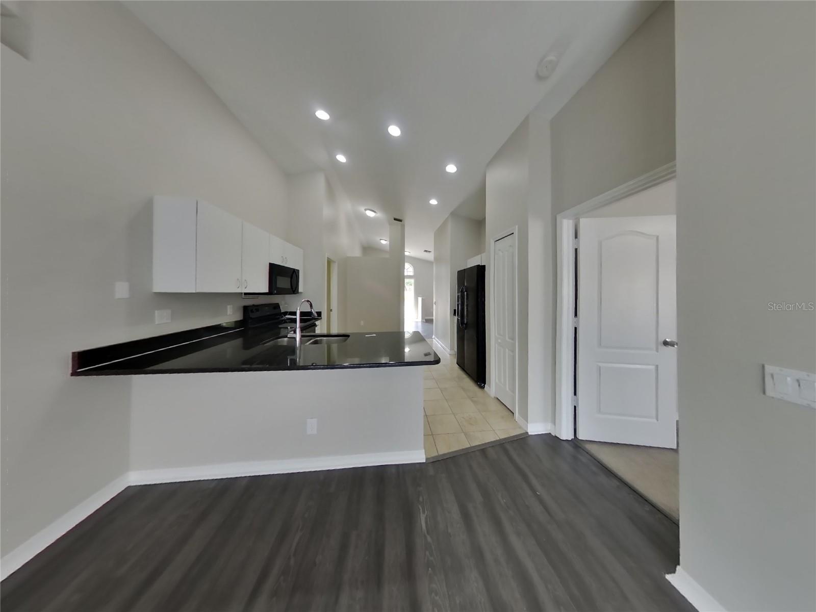 527 NAPA VALLEY CIR, VALRICO, FL, 33594