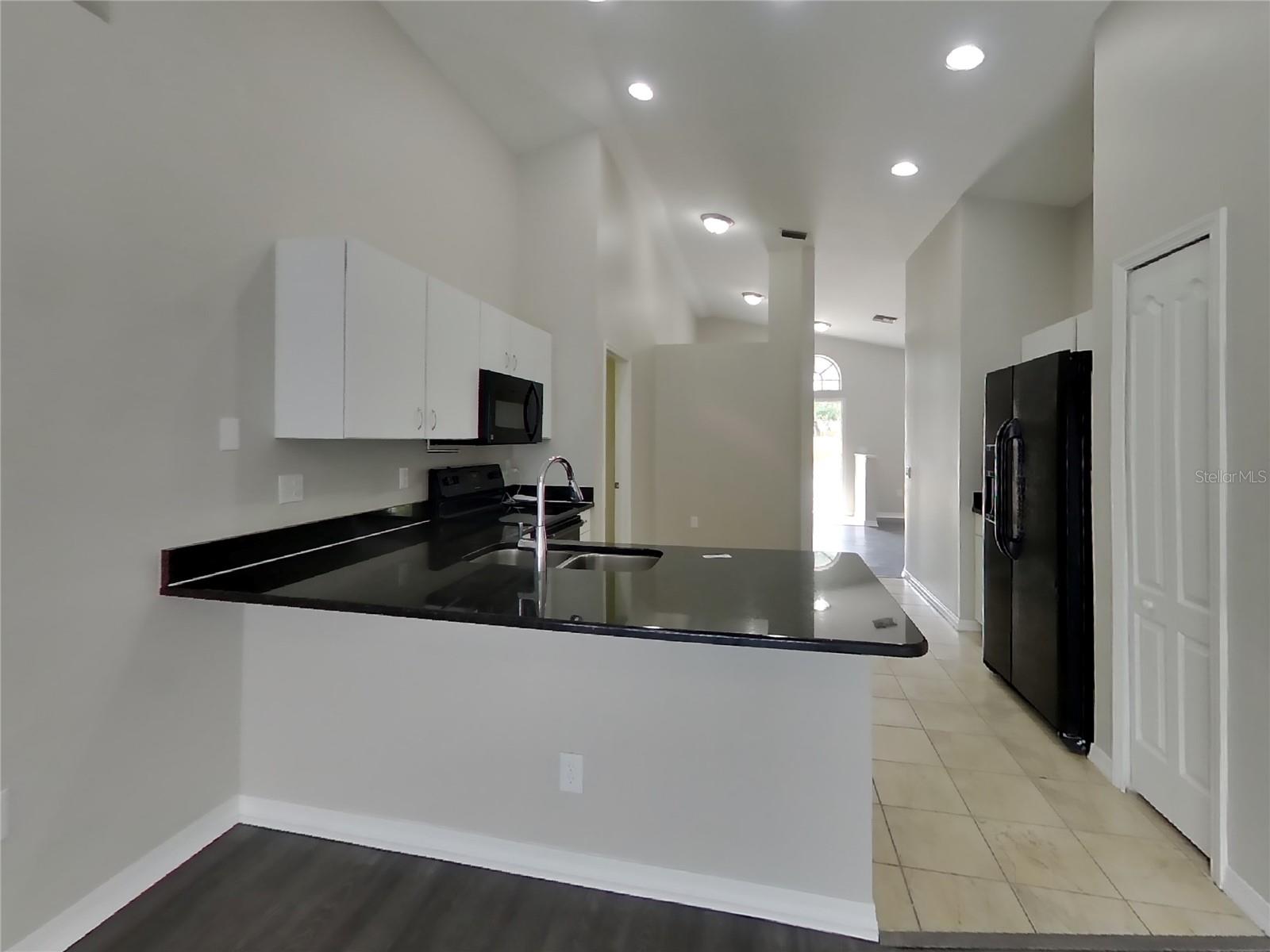 527 NAPA VALLEY CIR, VALRICO, FL, 33594