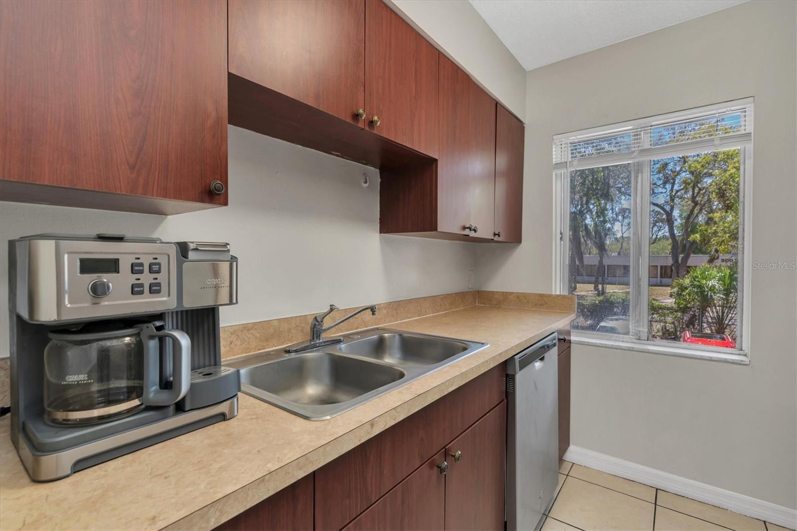 7505 PITCH PINE CIR #122, TAMPA, FL, 33617