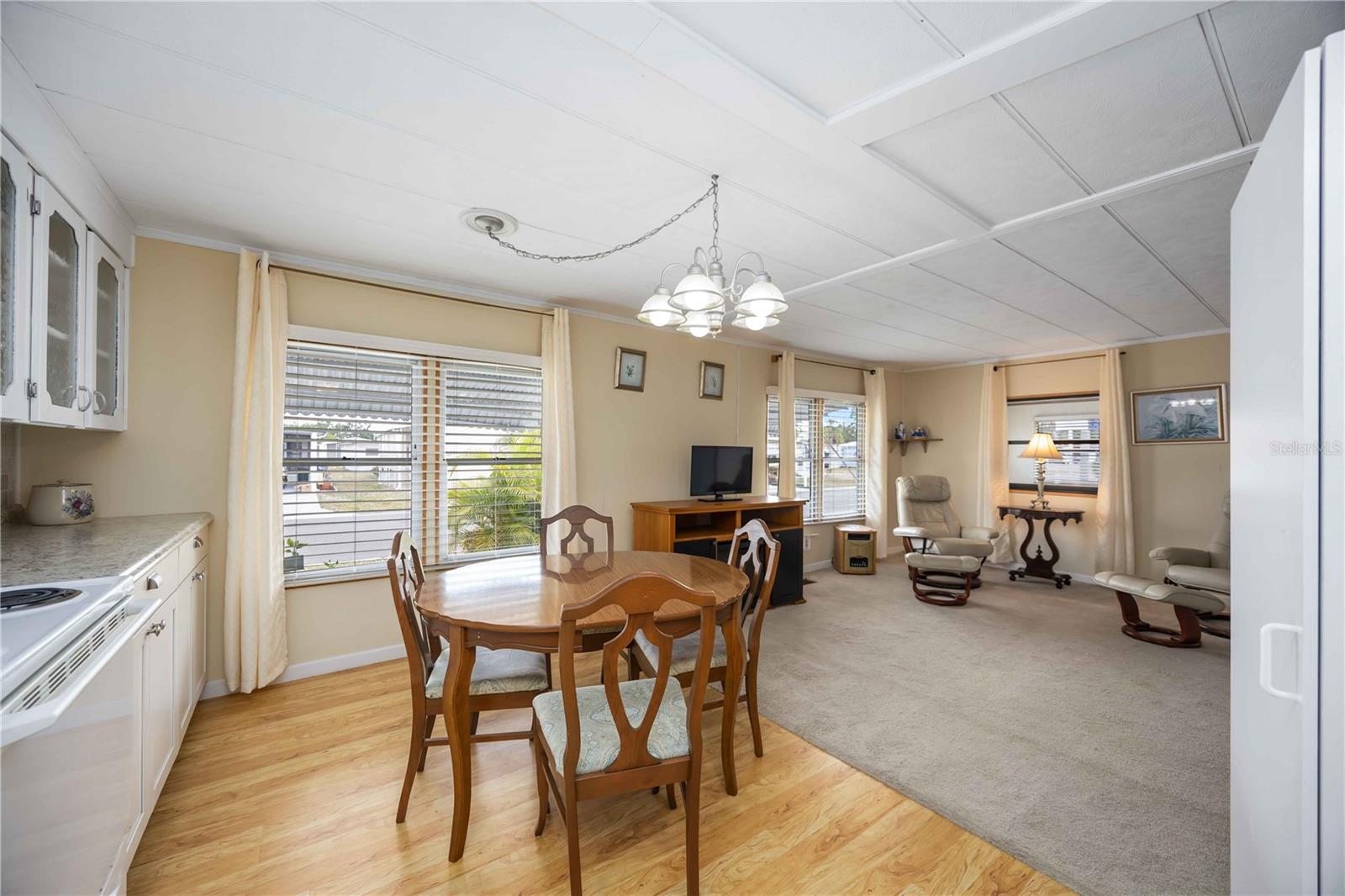 A4651558 Property Photo