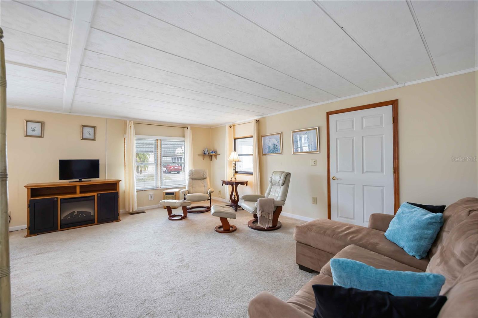 A4651558 Property Photo