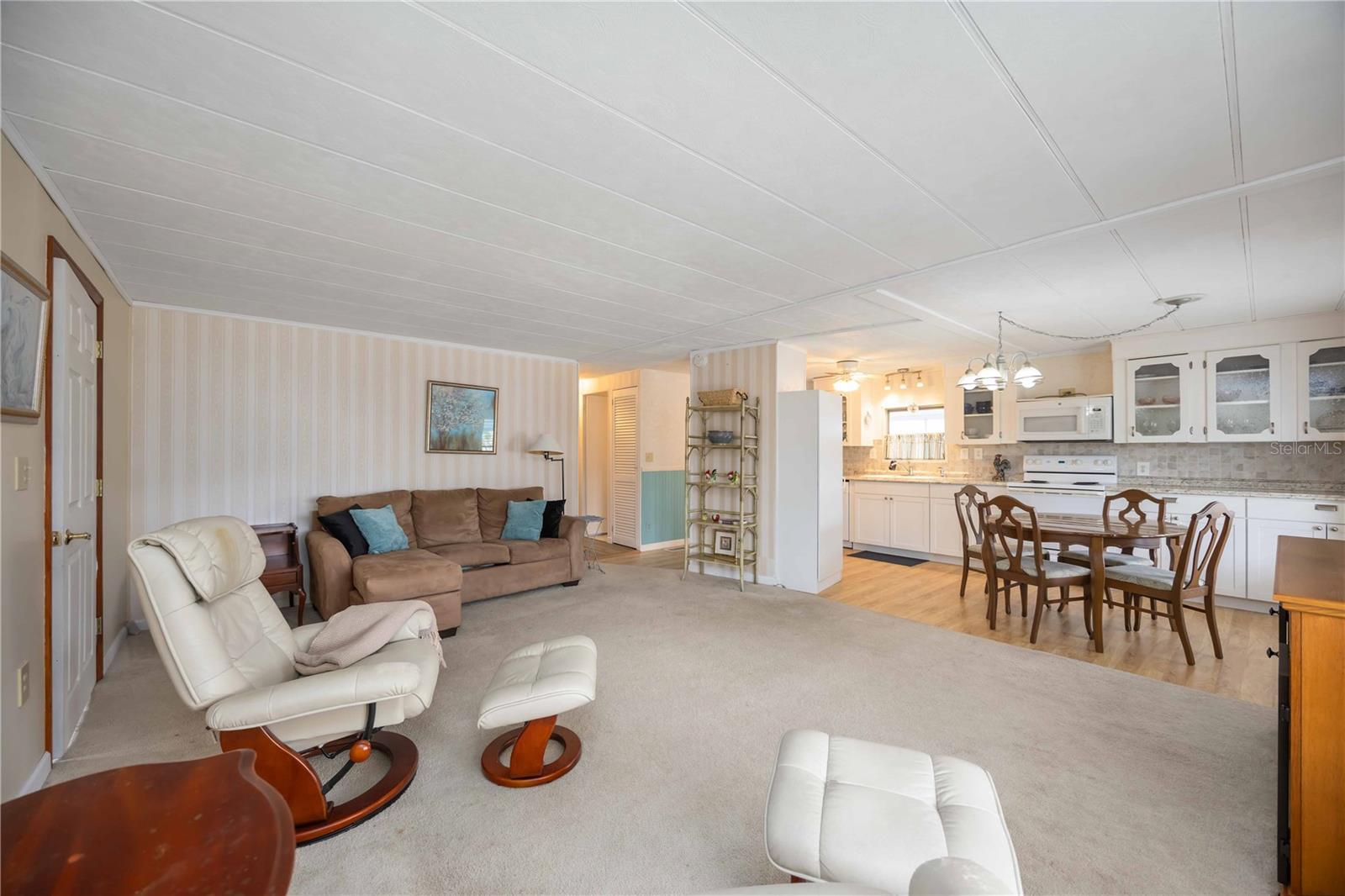 A4651558 Property Photo