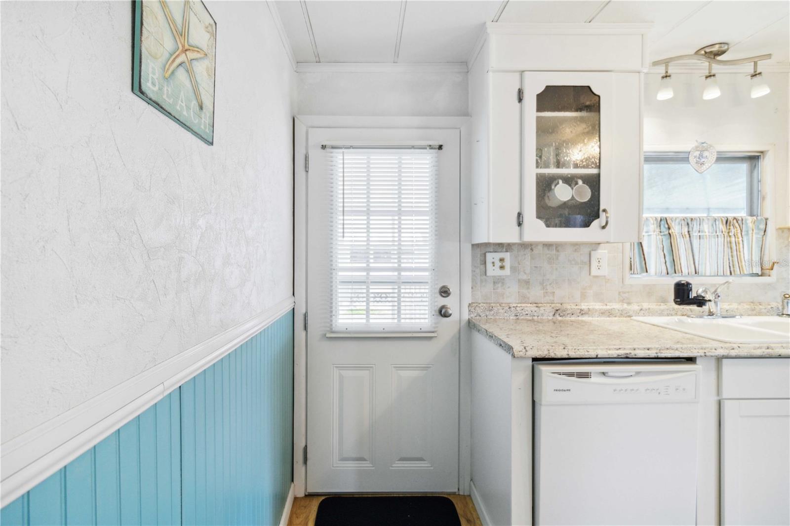 A4651558 Property Photo