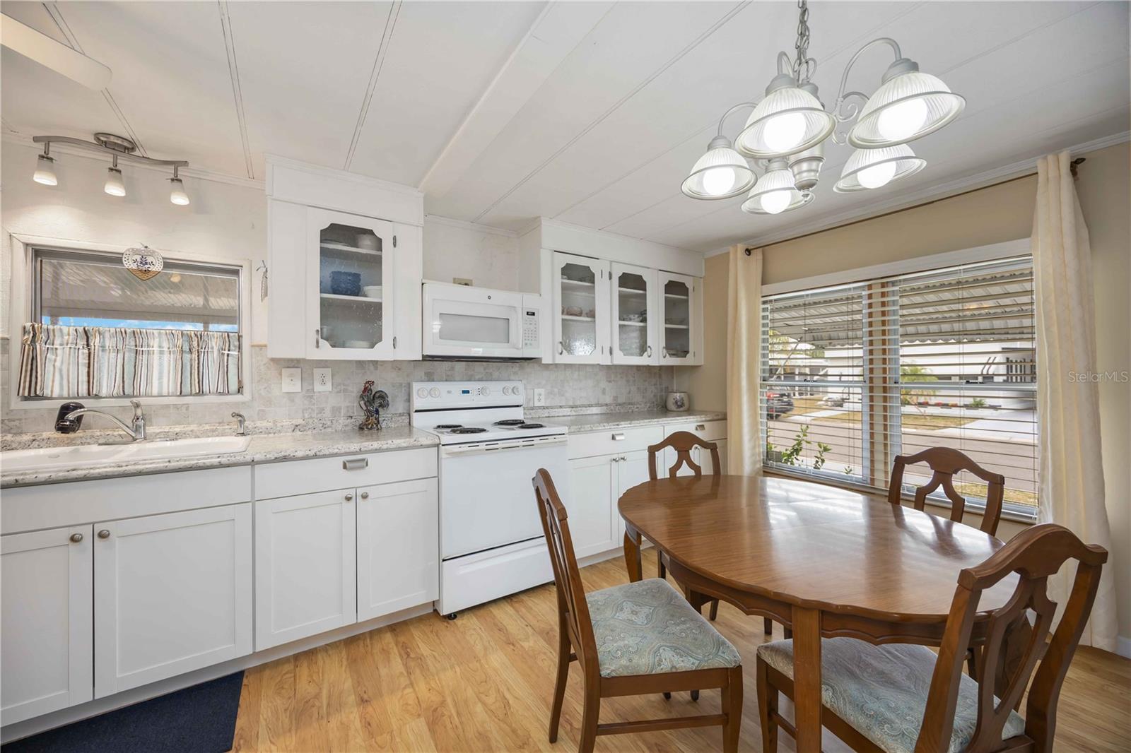 A4651558 Property Photo